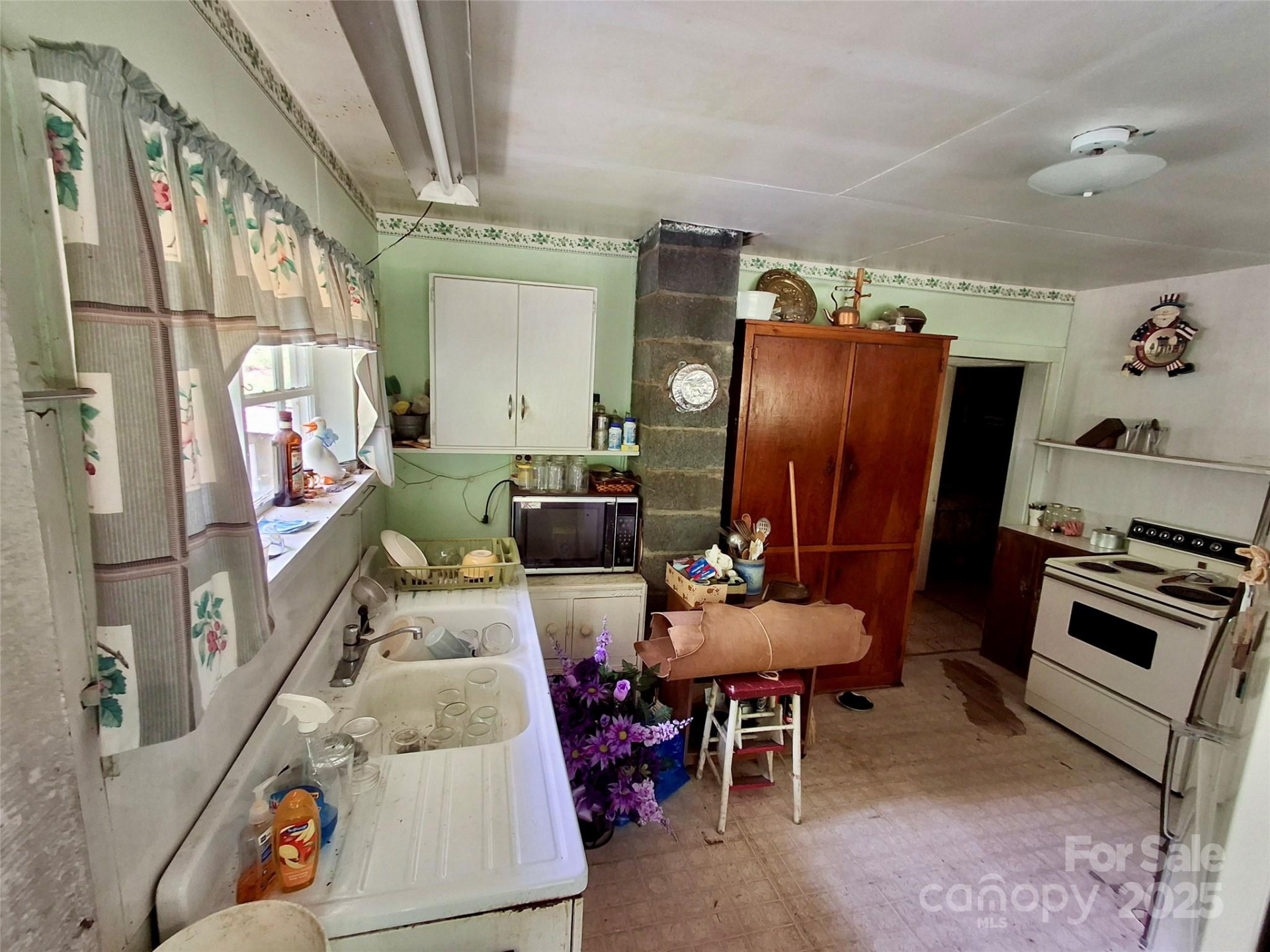 2087 Henry Road - Photo 36