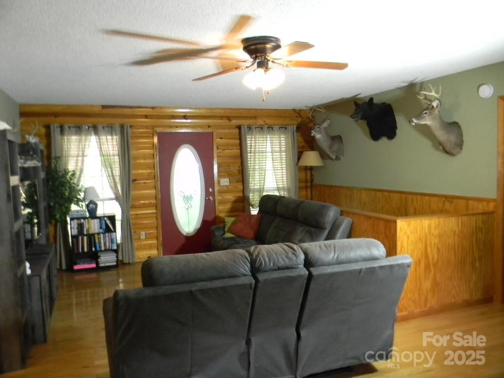 1425 Sorrells Cove Road - Photo 3