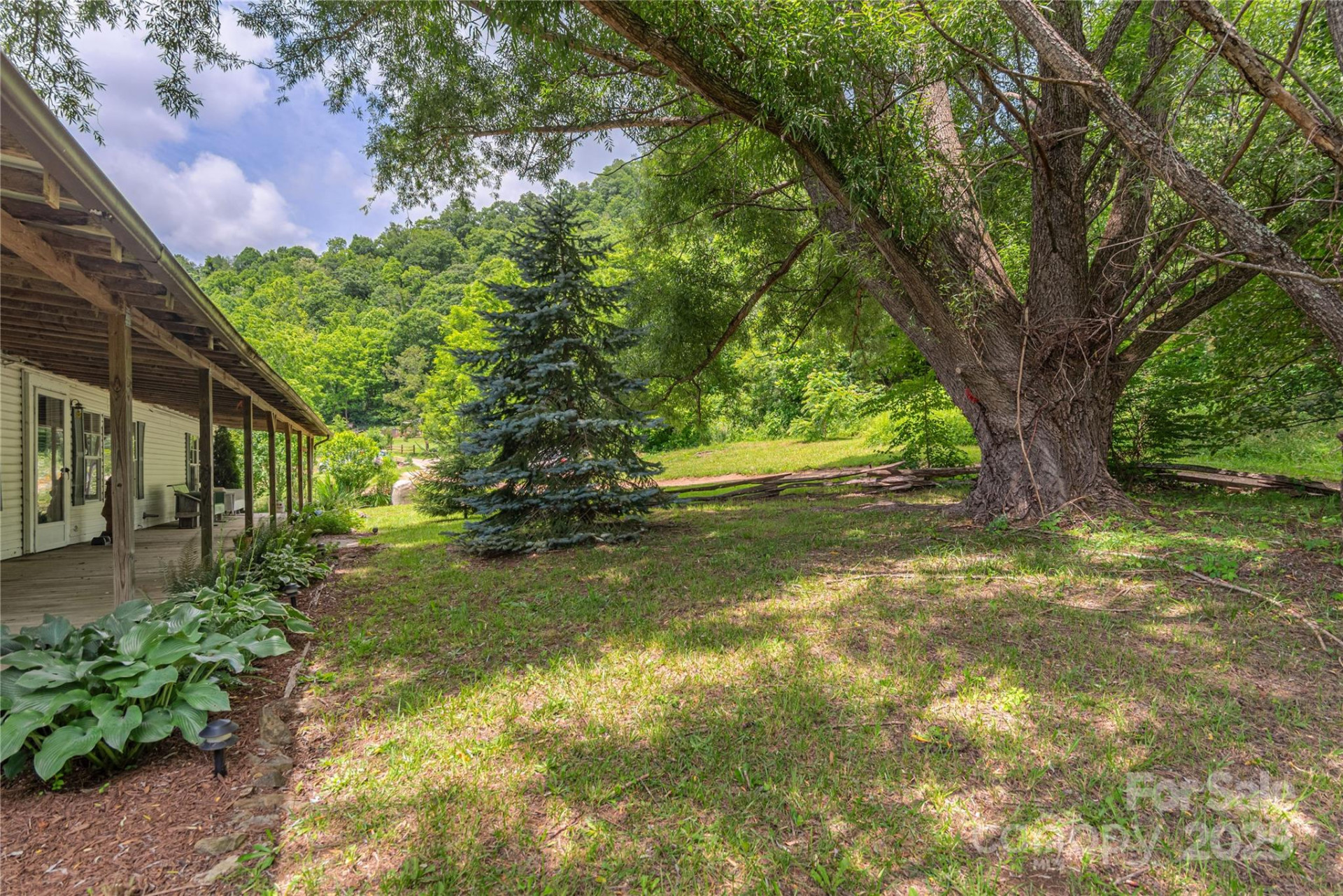 495 Courtney Lane - Photo 2