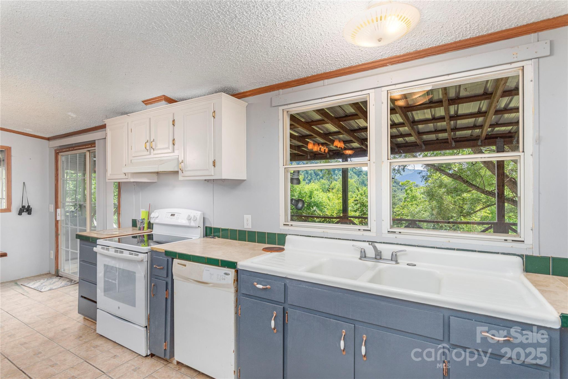 495 Courtney Lane - Photo 8