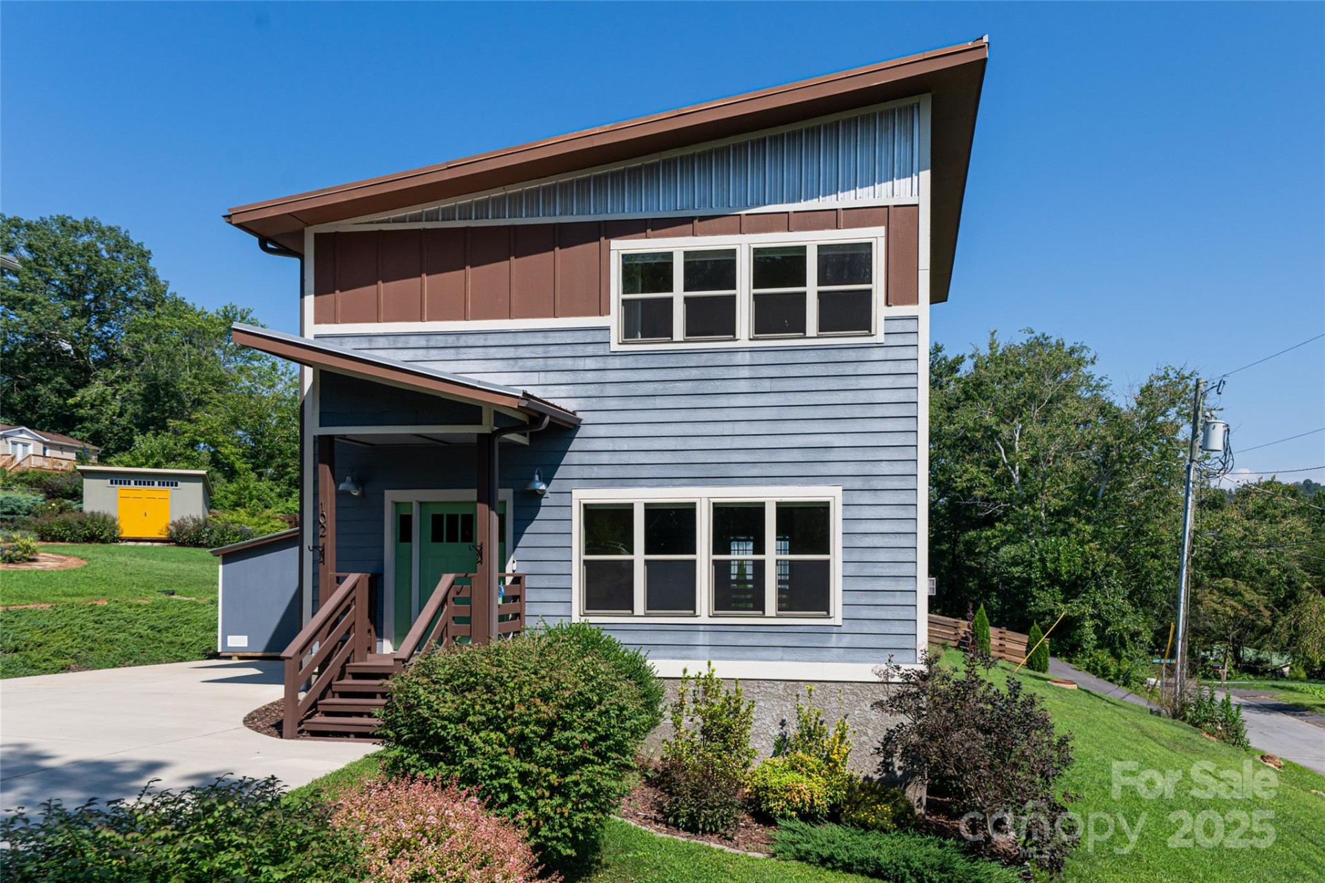 102 Skyland Circle