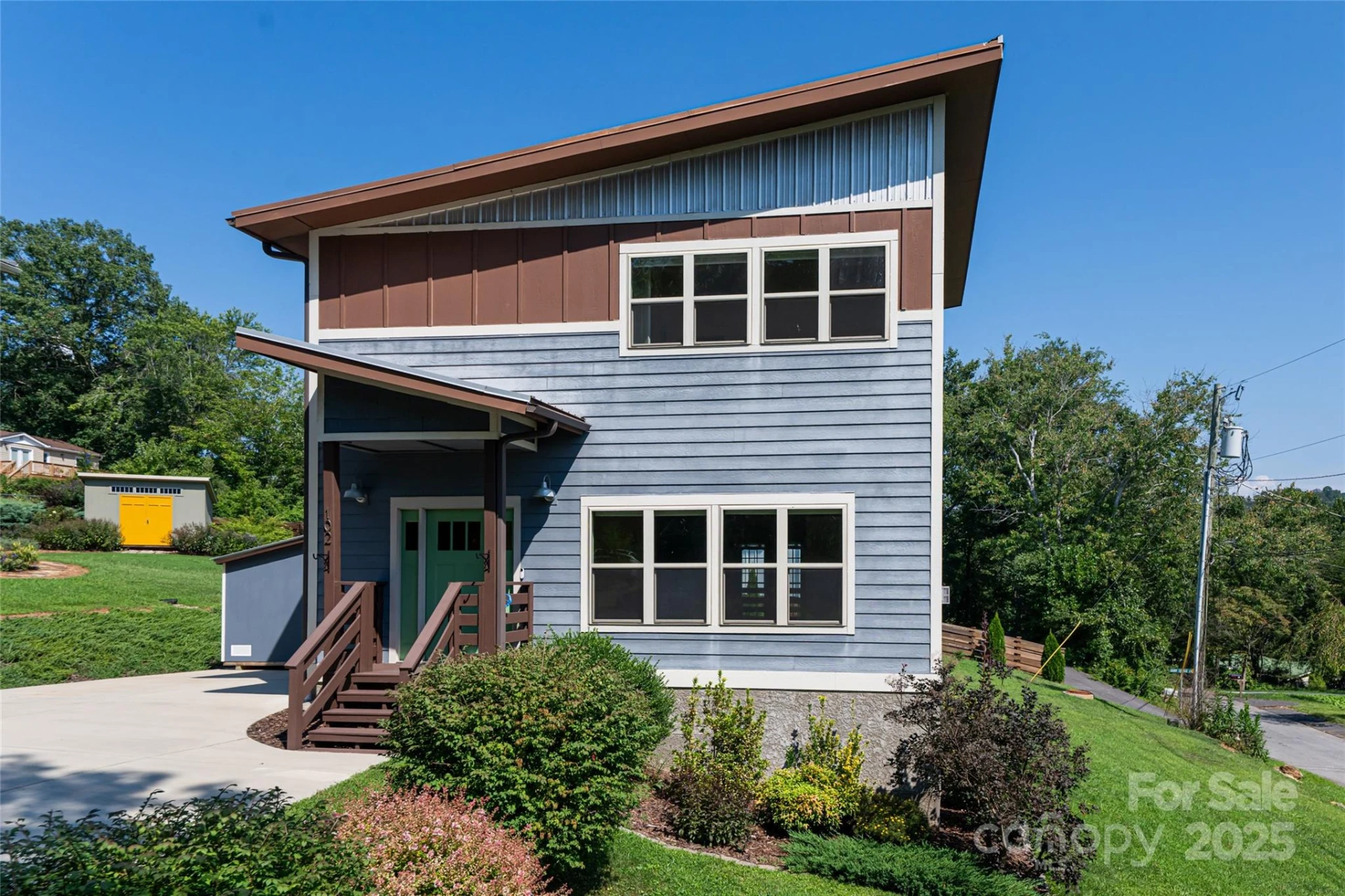 102 Skyland Circle