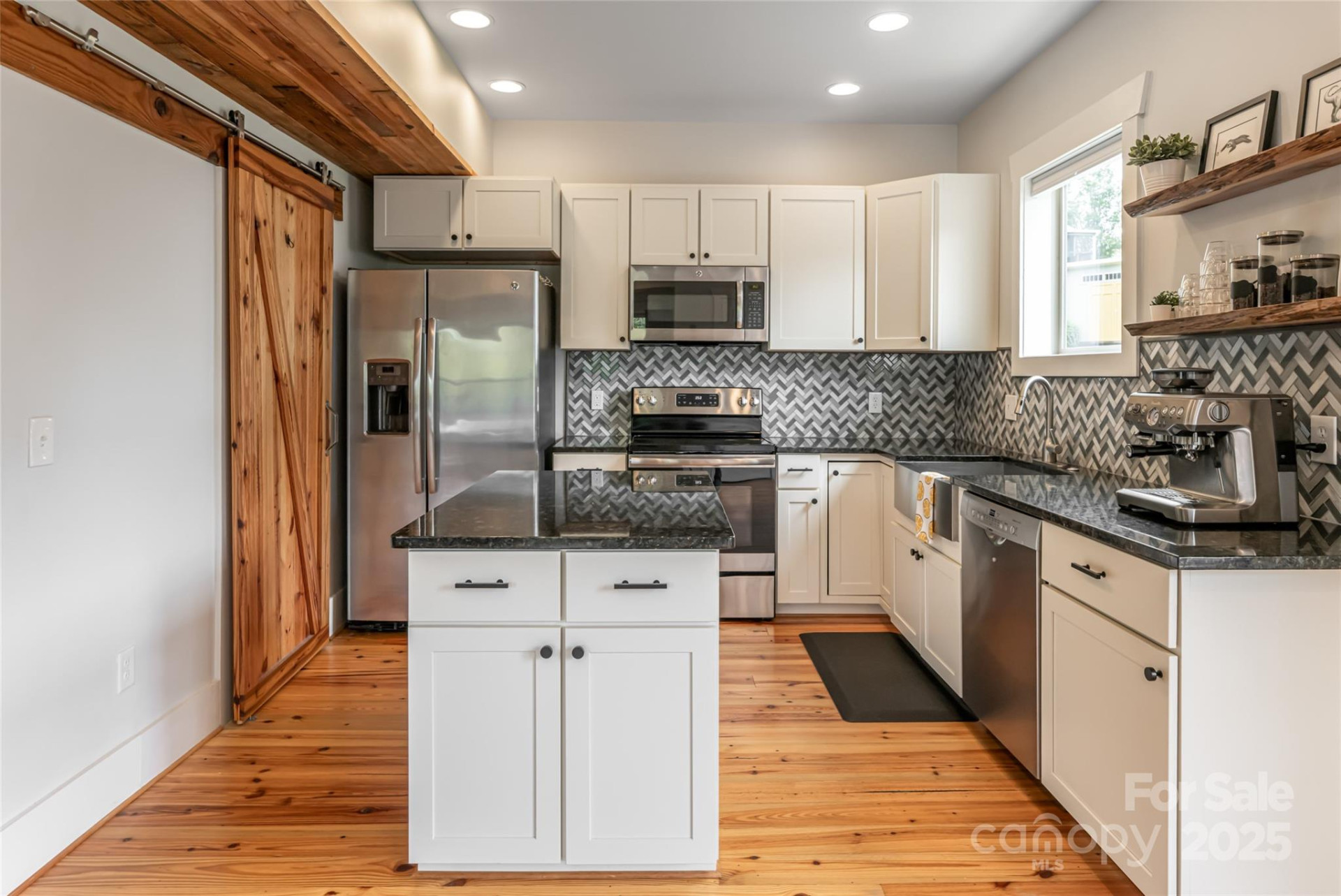 102 Skyland Circle - Photo 16