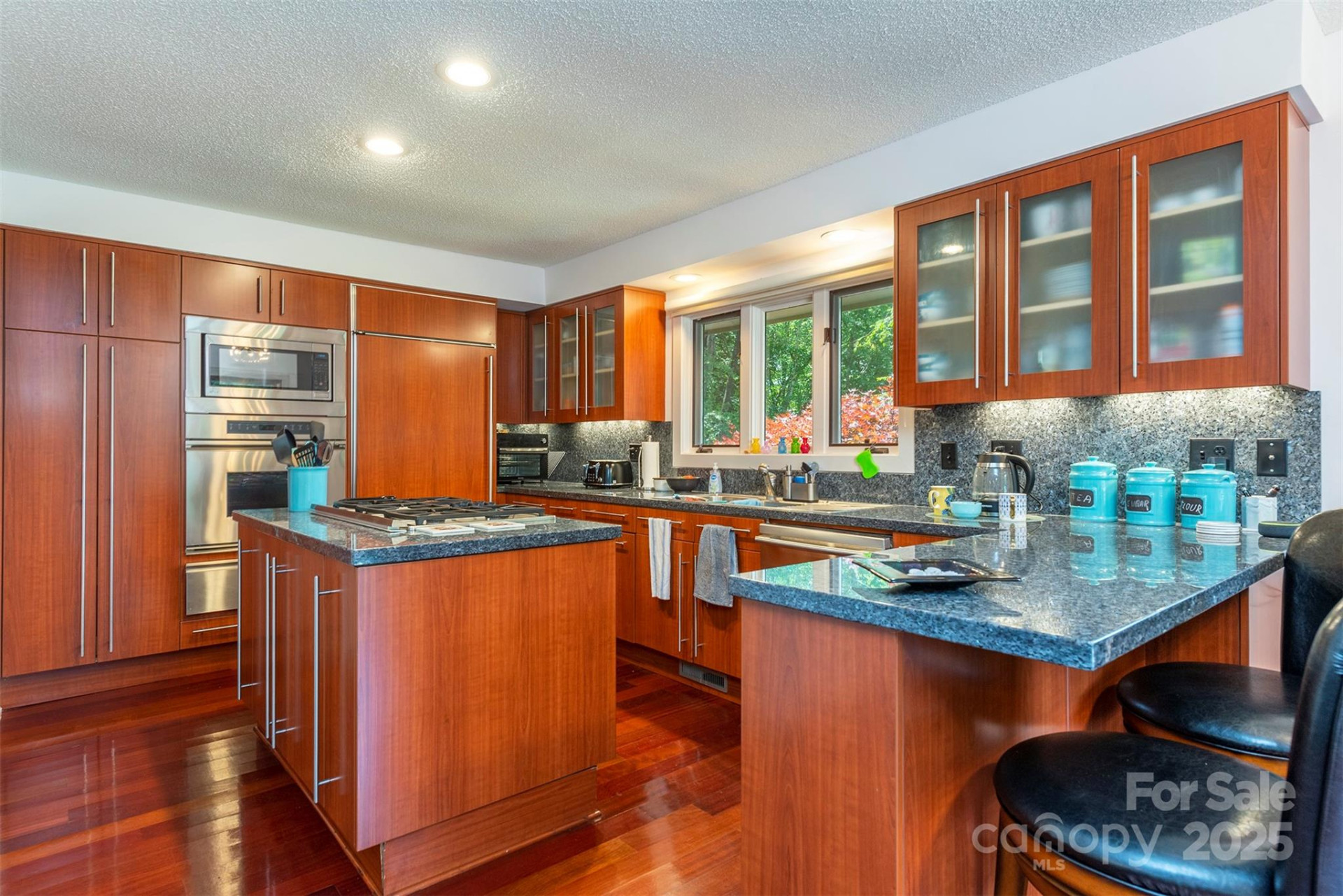 141 Courtland Court - Photo 7