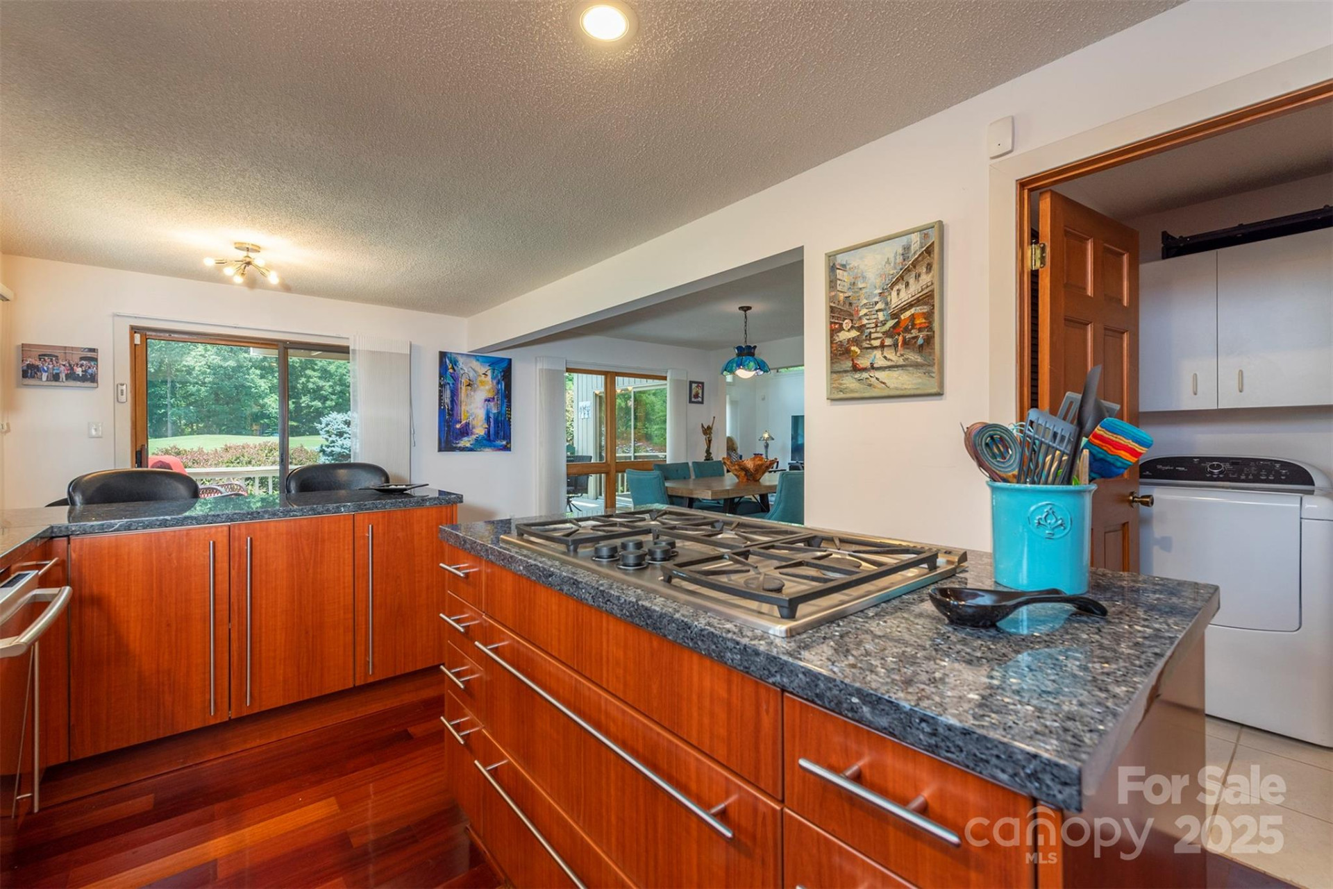 141 Courtland Court - Photo 8