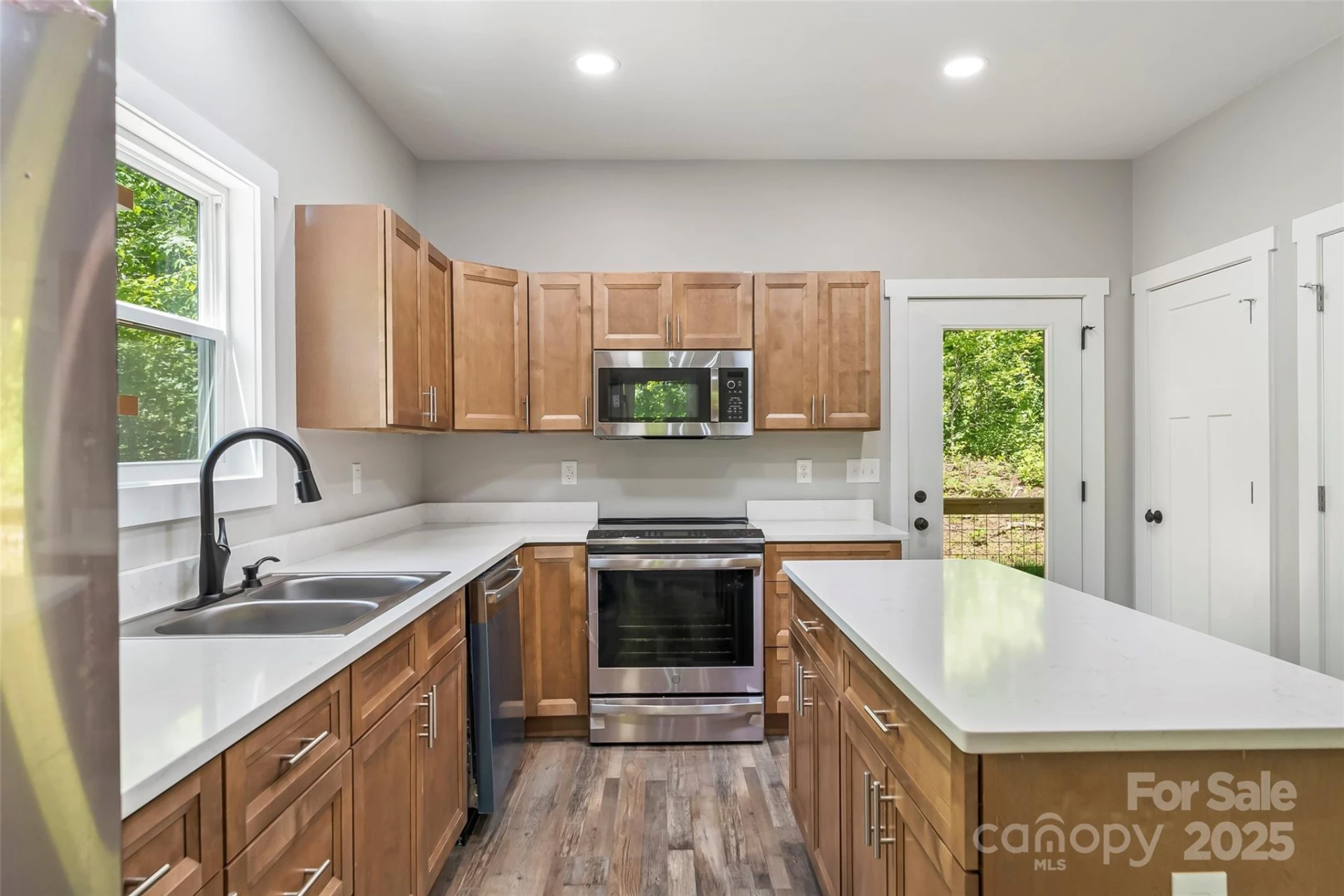 511 Blue Ridge Drive - Photo 12