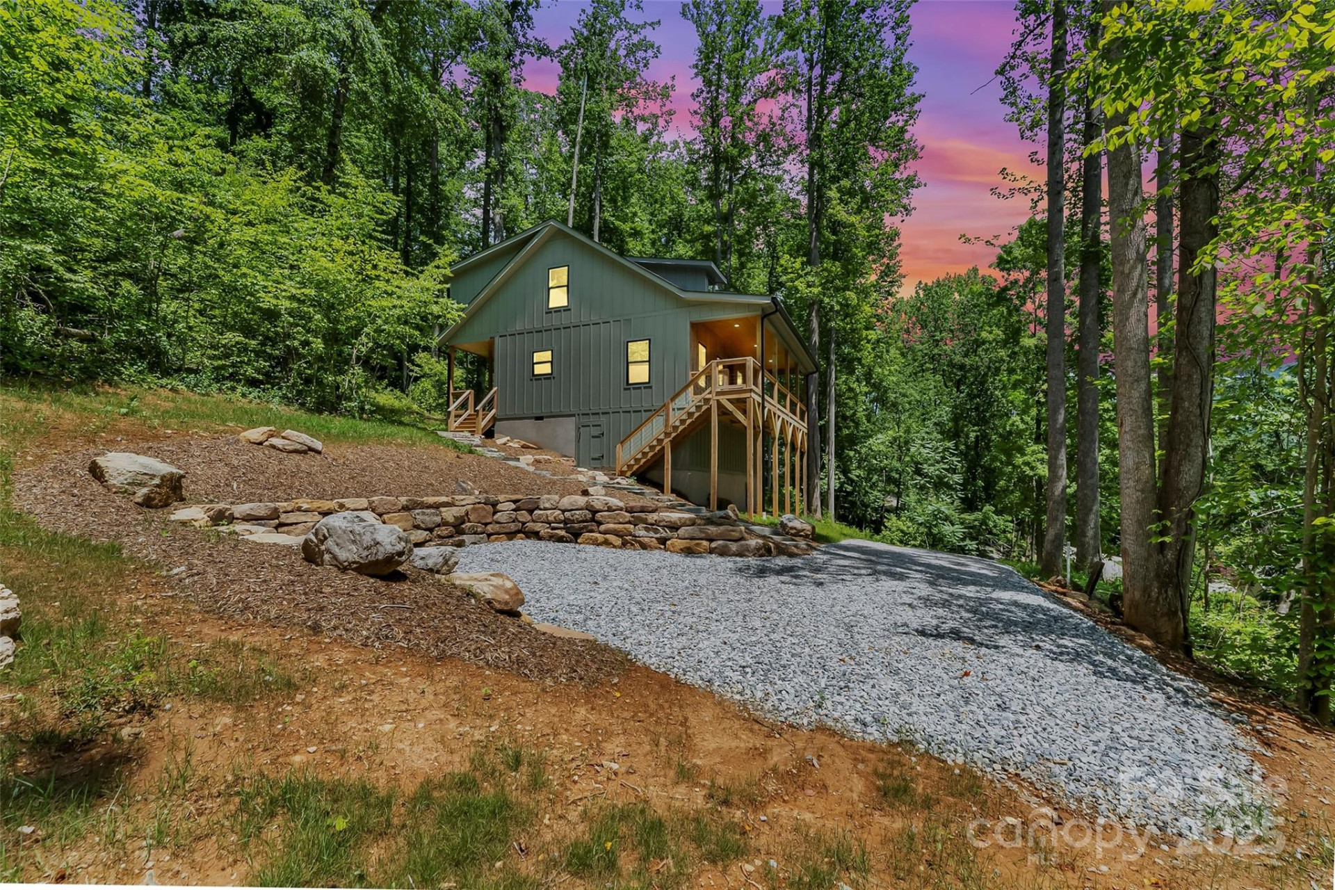 511 Blue Ridge Drive - Photo 3