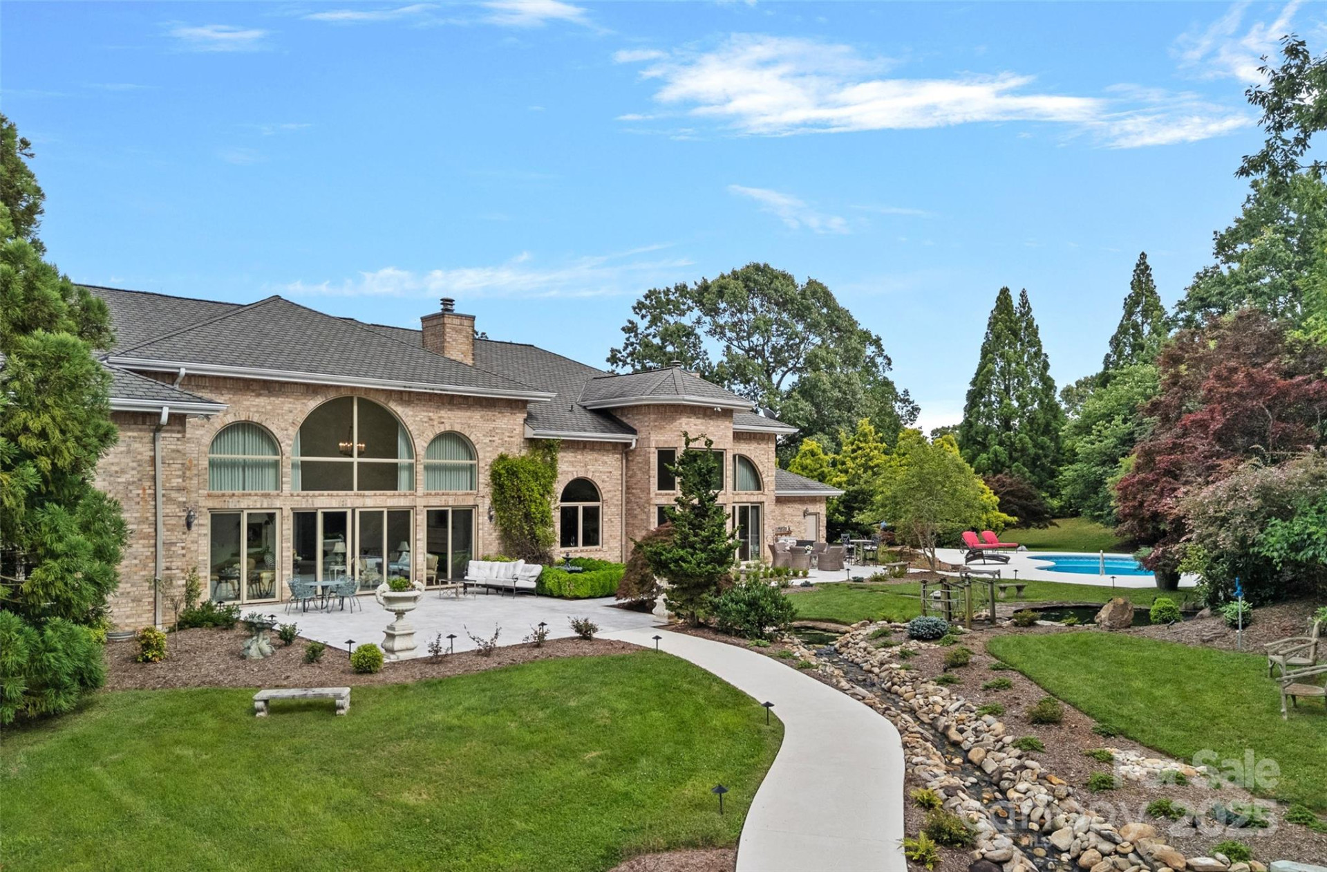 282 Hamilton Drive - Photo 5