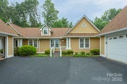 1303 Hyde Park Drive - Photo 3