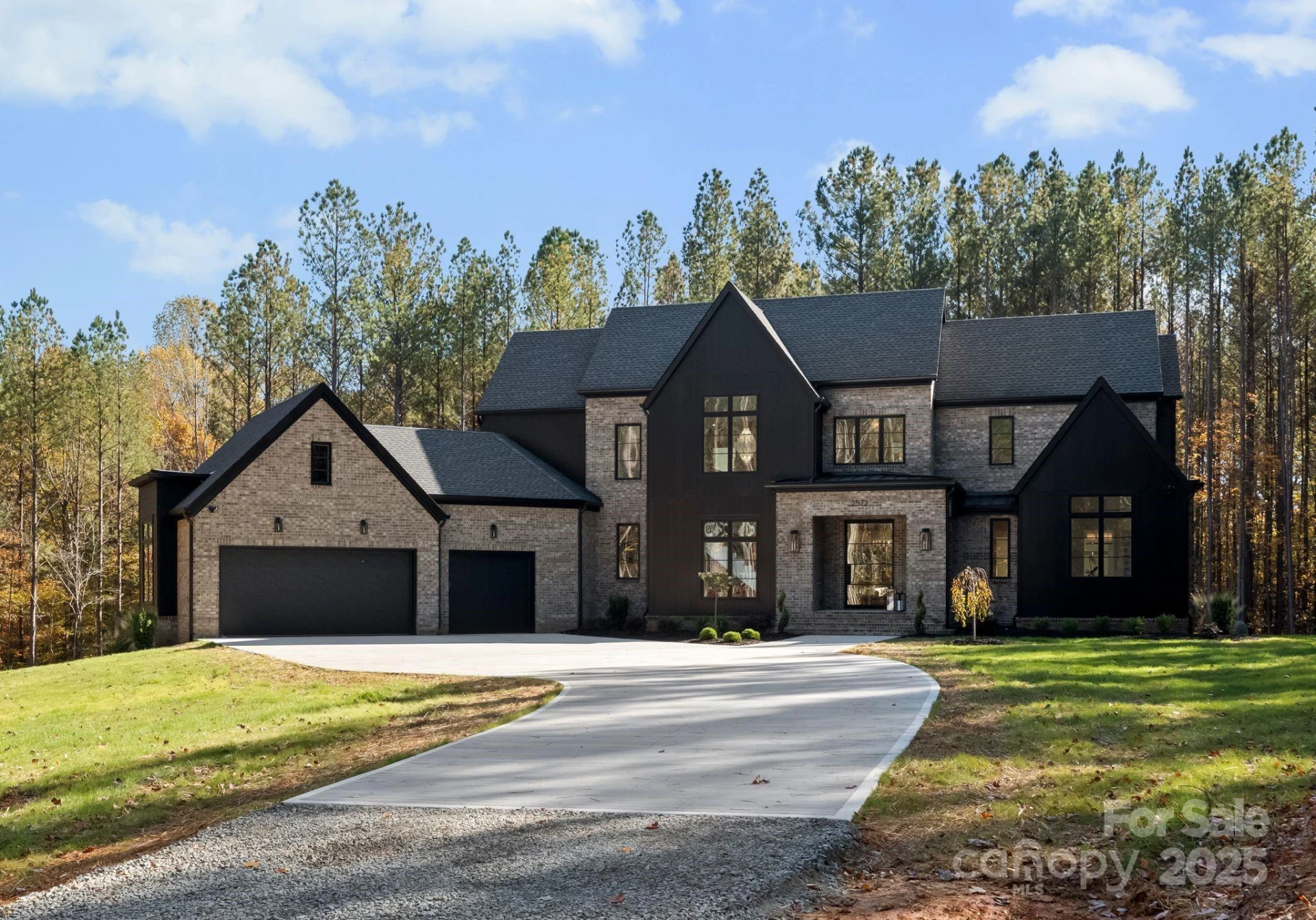 2572 Norton Avenue - Photo 2