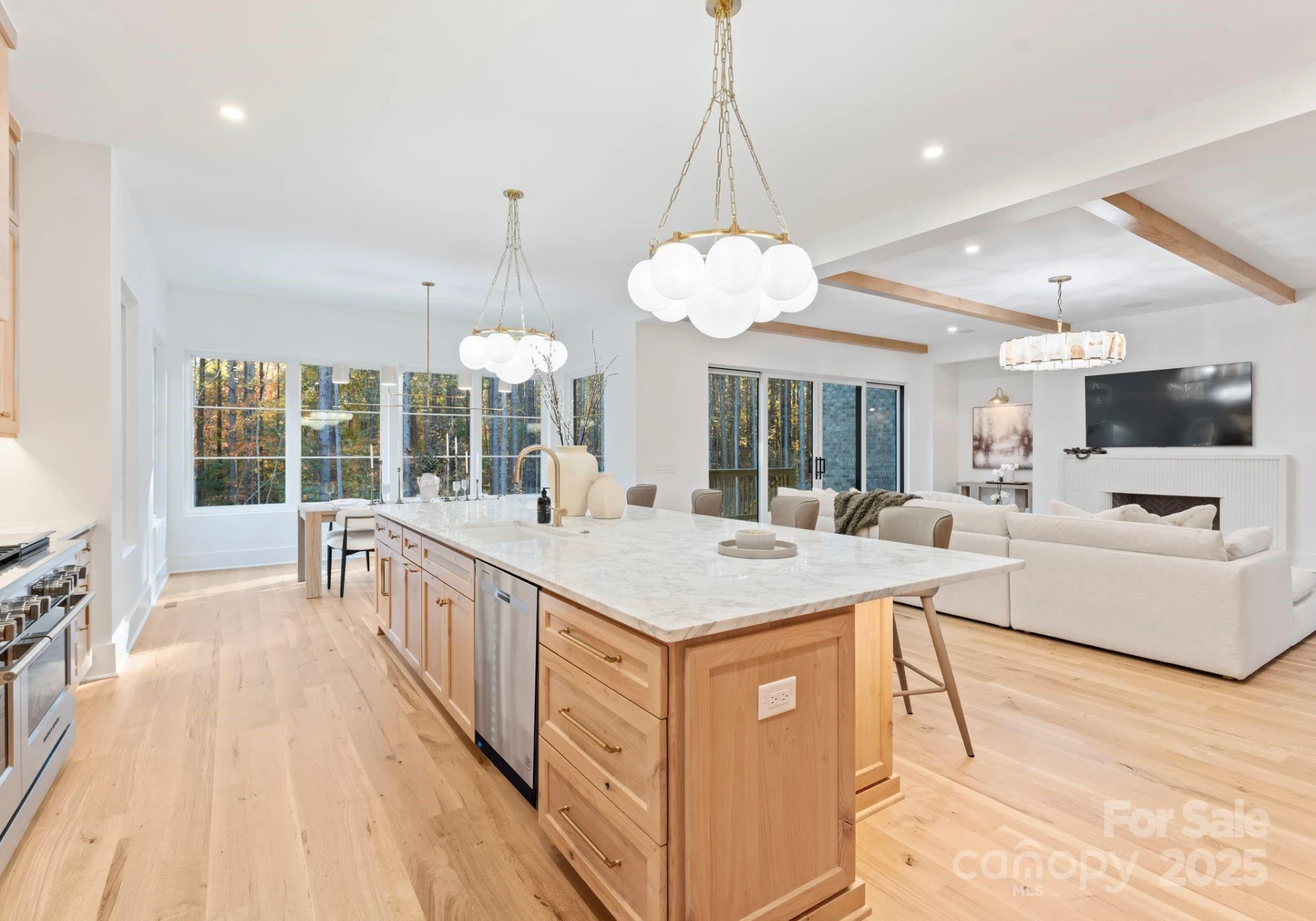 2572 Norton Avenue - Photo 14
