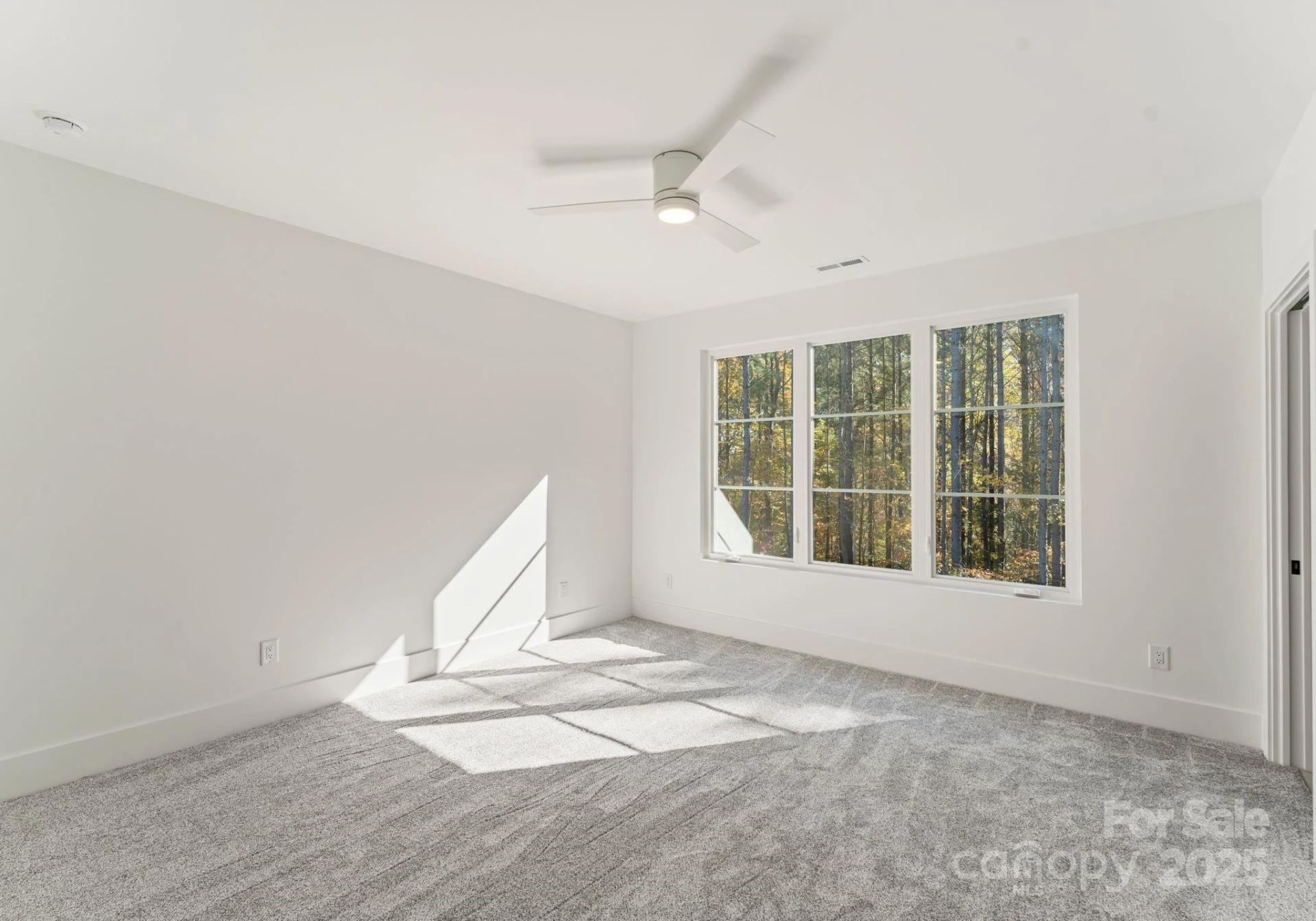 2572 Norton Avenue - Photo 32
