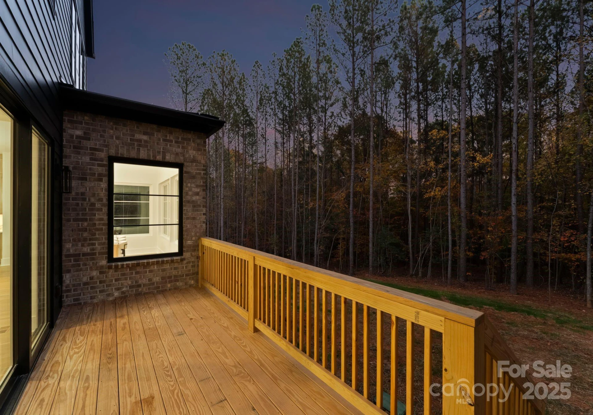 2572 Norton Avenue - Photo 40
