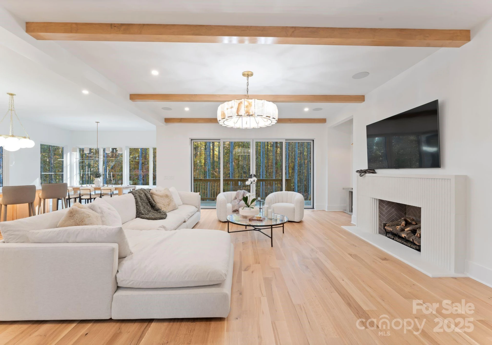 2572 Norton Avenue - Photo 6