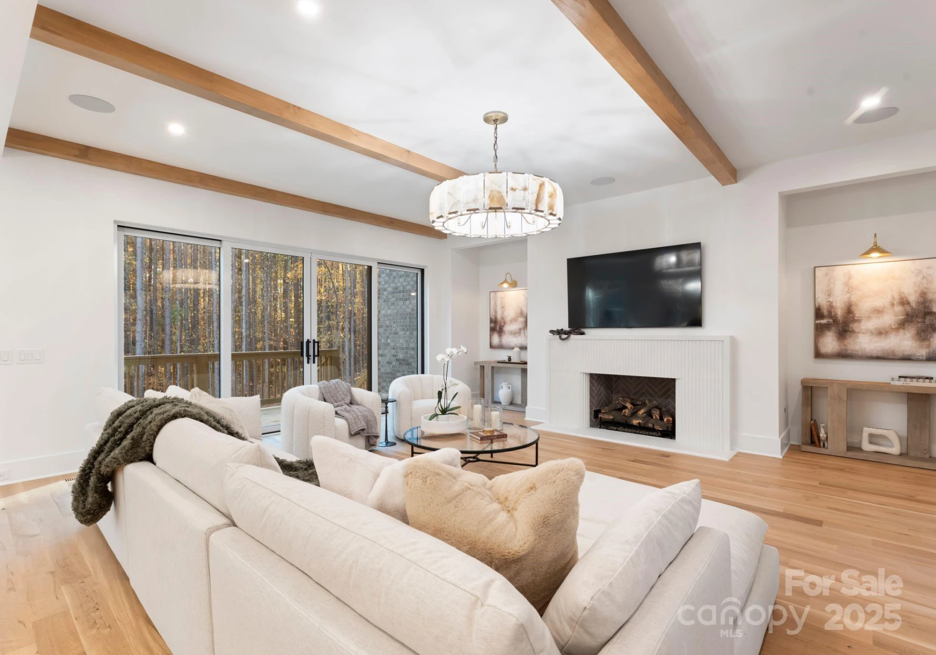 2572 Norton Avenue - Photo 8