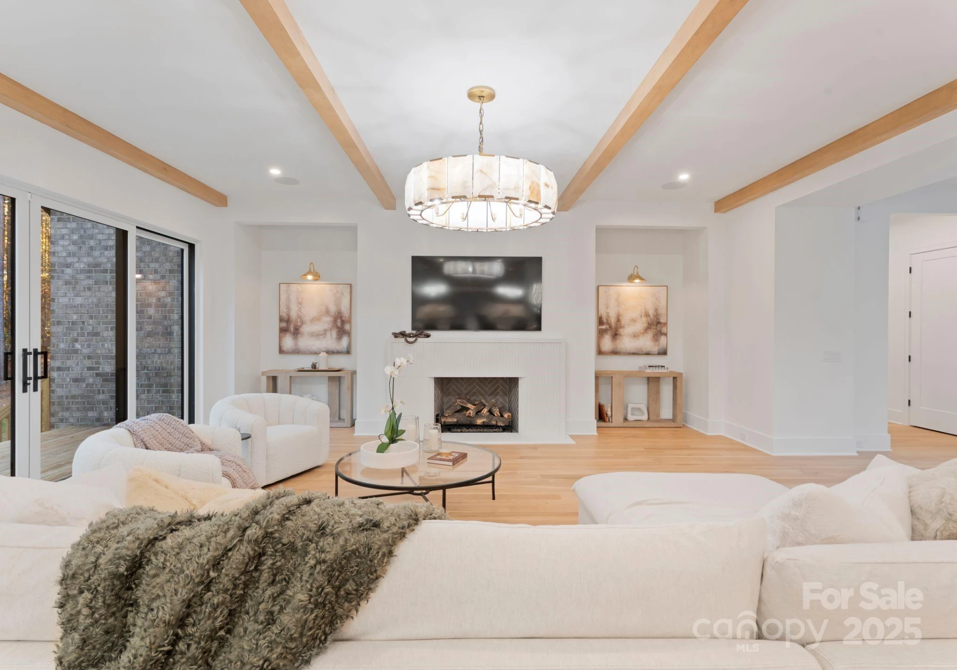 2572 Norton Avenue - Photo 9