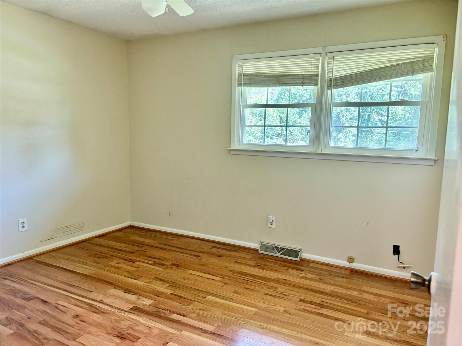 8417 Rolling Hills Avenue - Photo 15