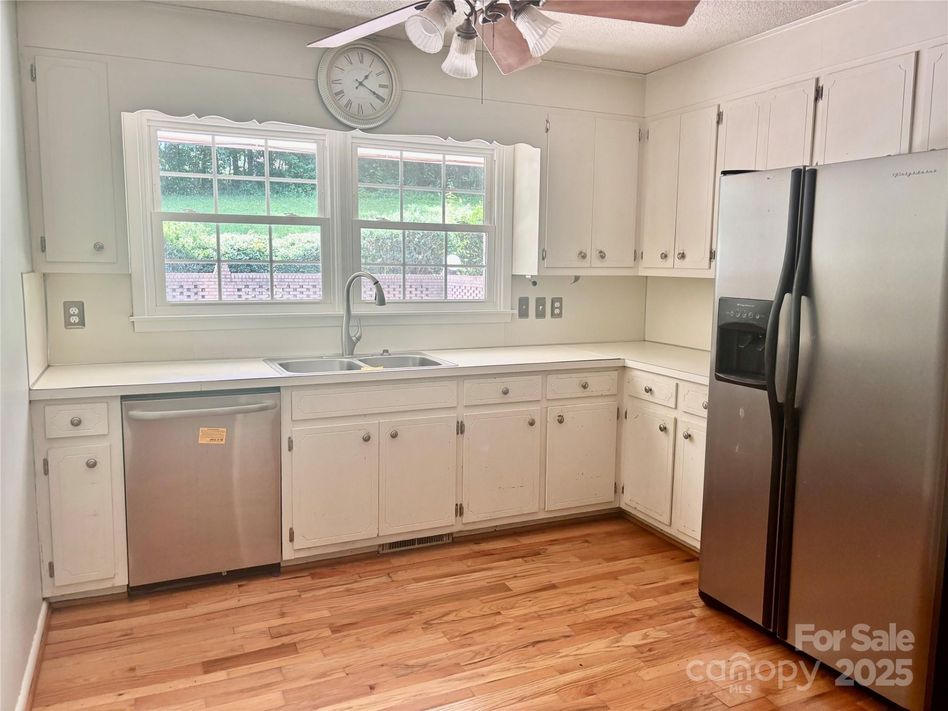 8417 Rolling Hills Avenue - Photo 7