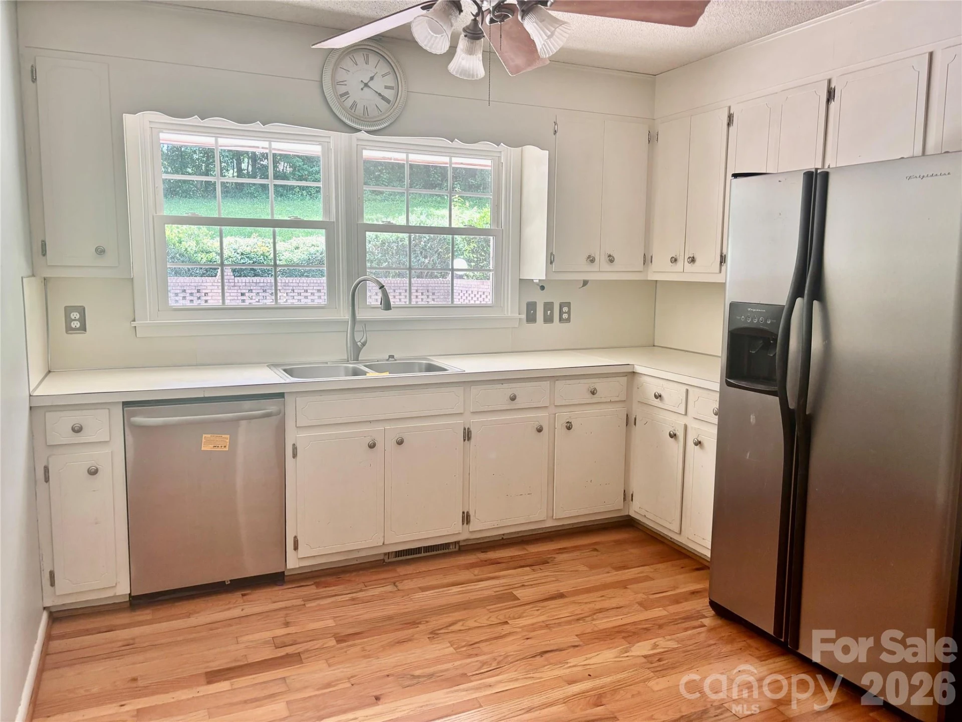 8417 Rolling Hills Avenue - Photo 13