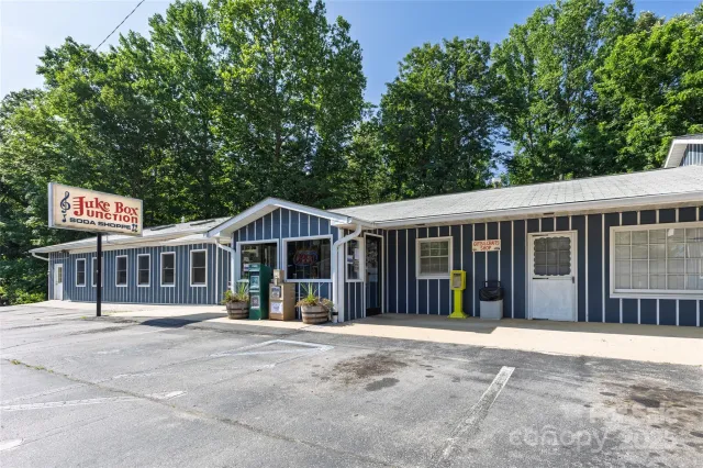 6306 Pigeon Road, Canton, NC, 28716