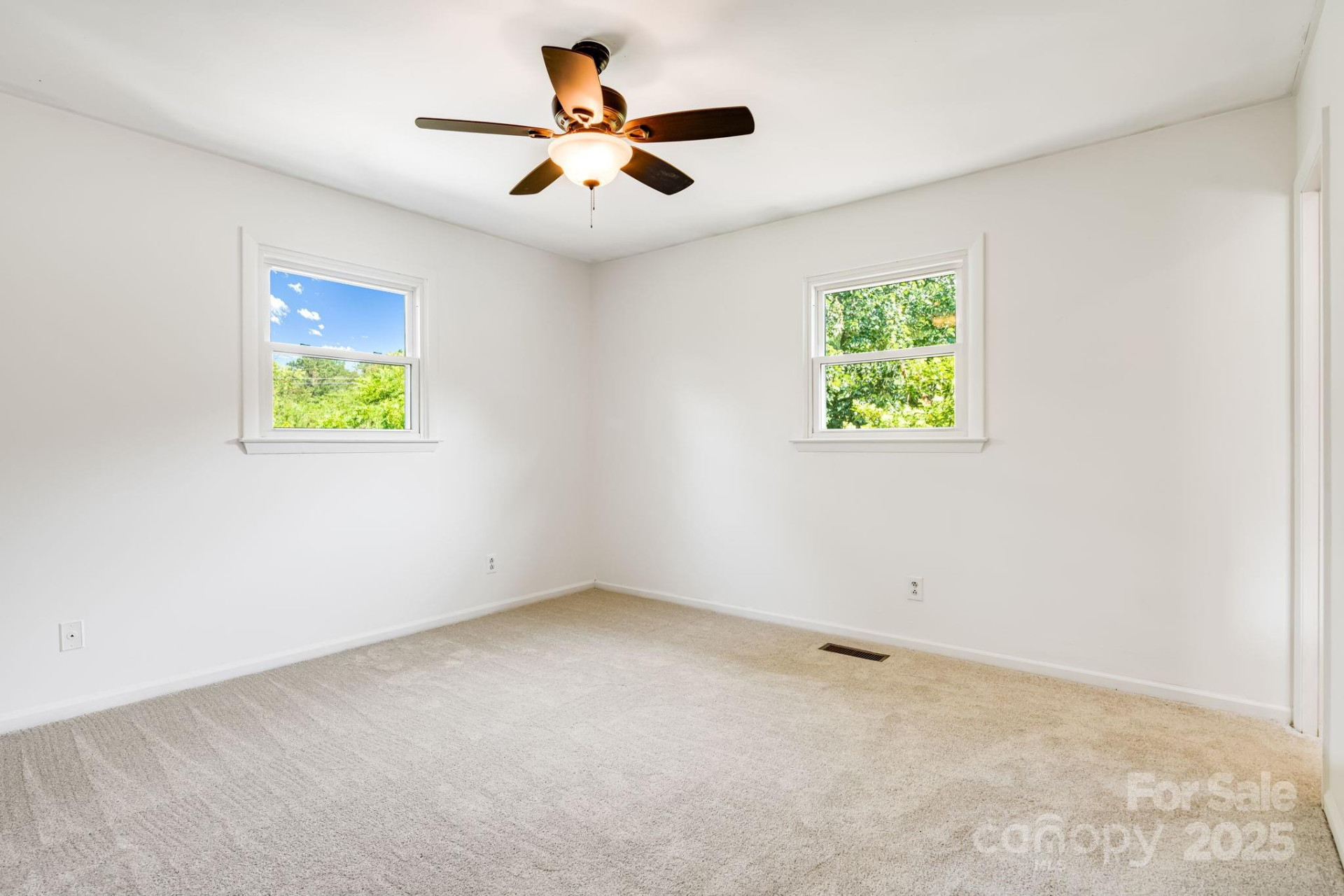 1360 Jupiter Road - Photo 11