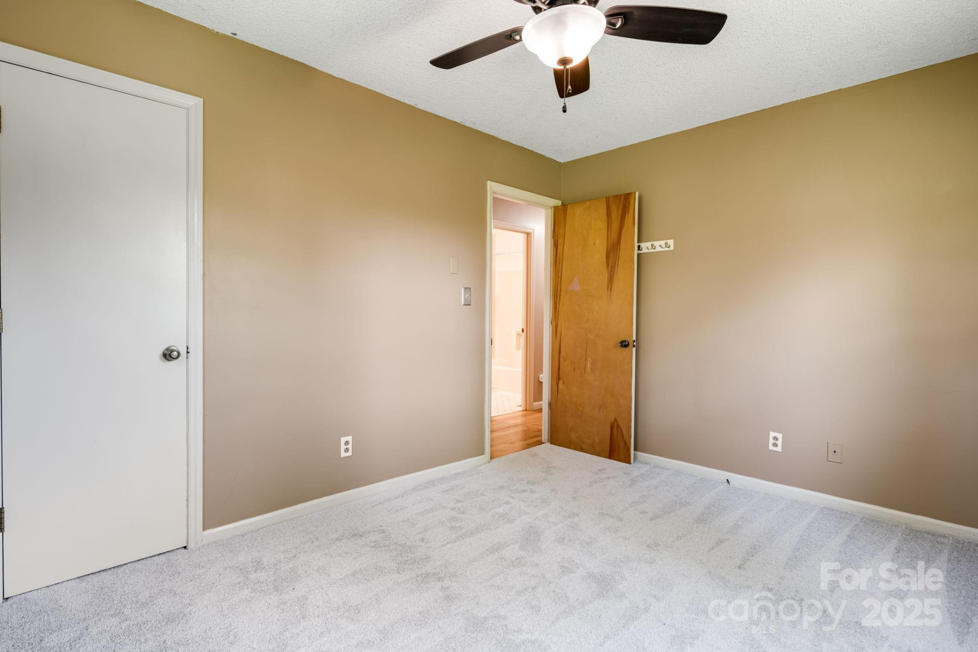 1360 Jupiter Road - Photo 14