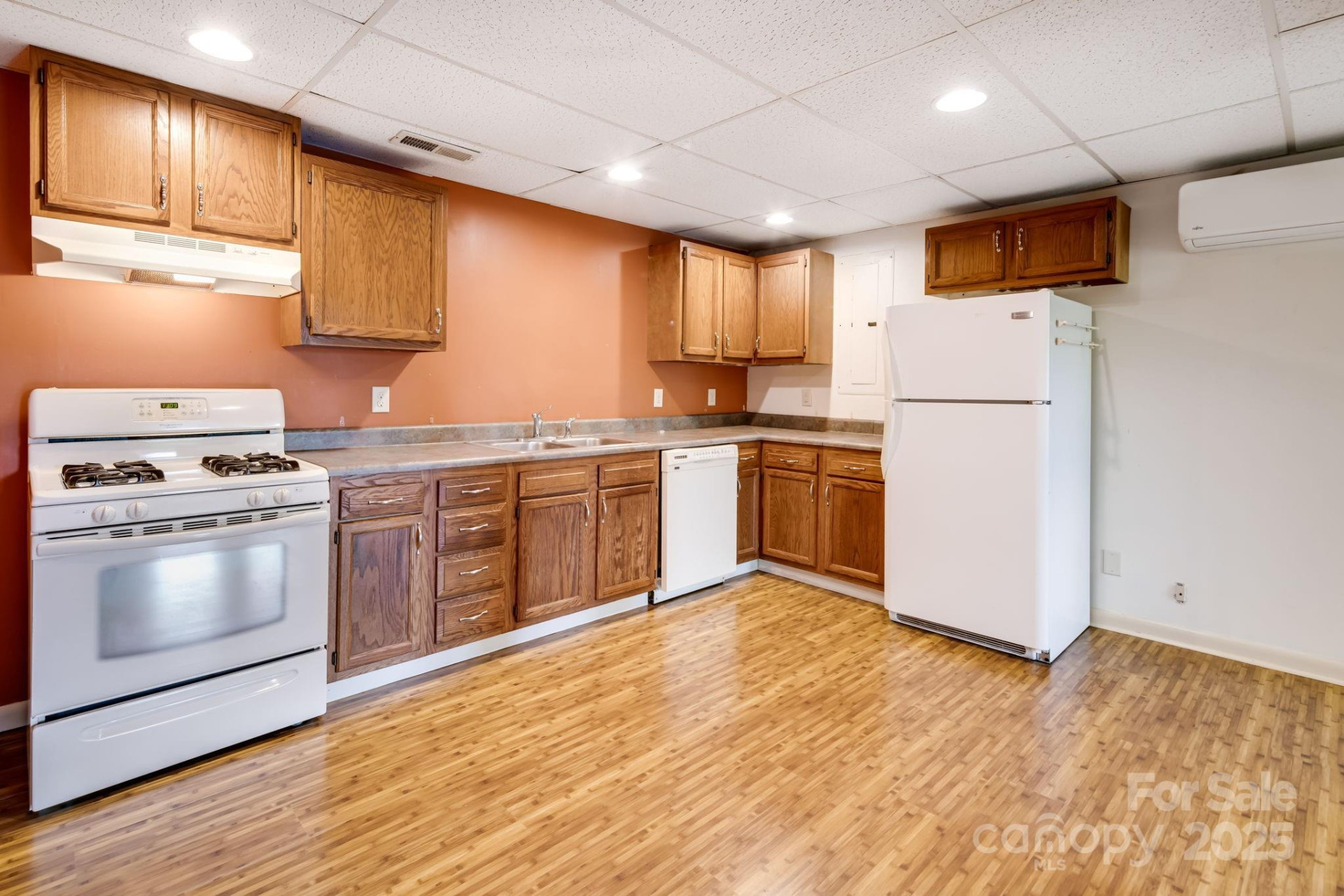 1360 Jupiter Road - Photo 19