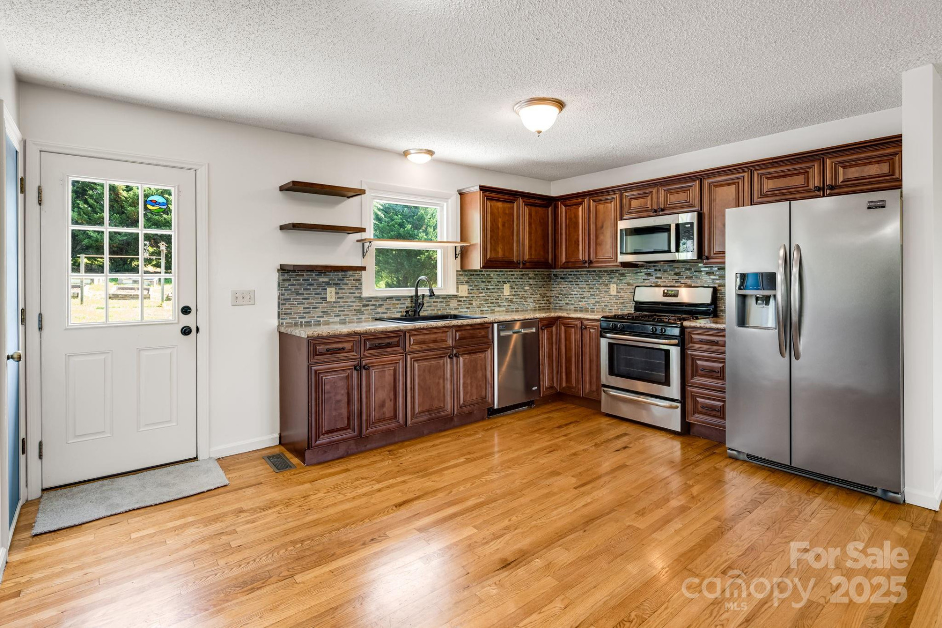 1360 Jupiter Road - Photo 7