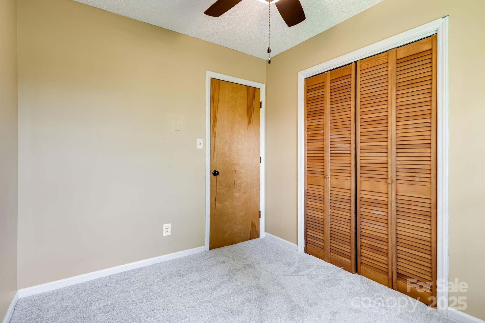 1360 Jupiter Road - Photo 9