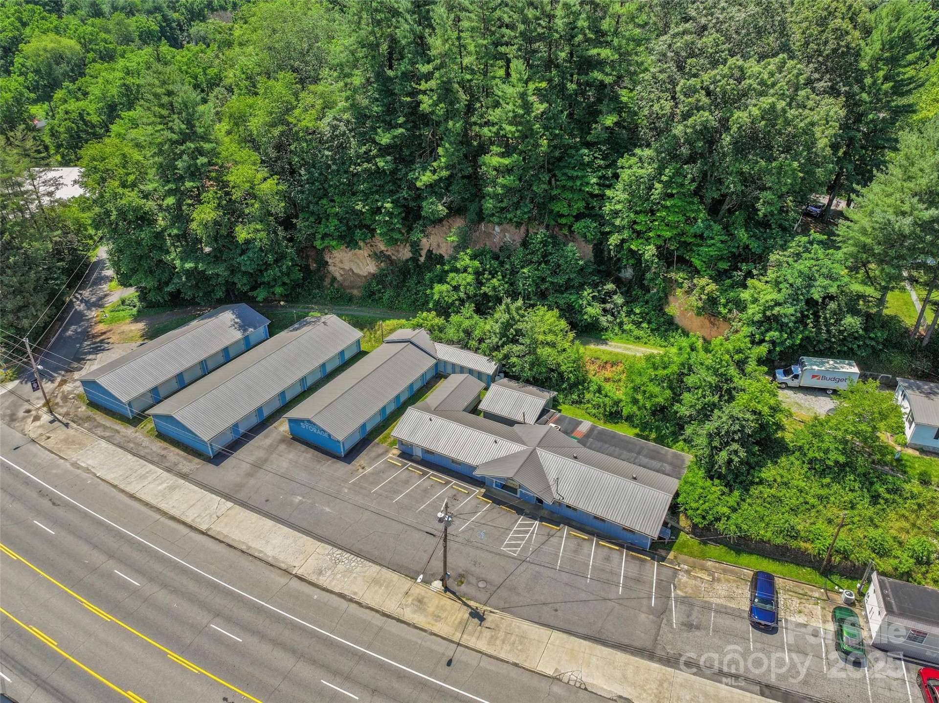 8275 Carolina Boulevard - Photo 2