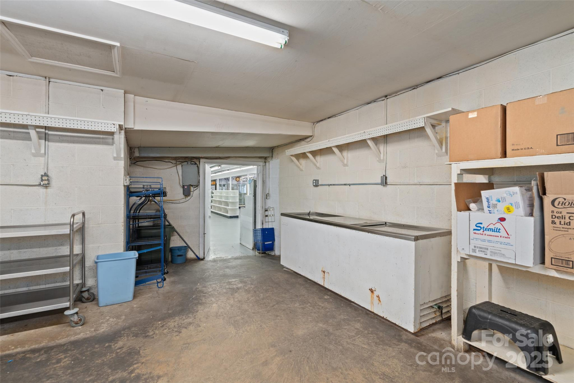 8275 Carolina Boulevard - Photo 37