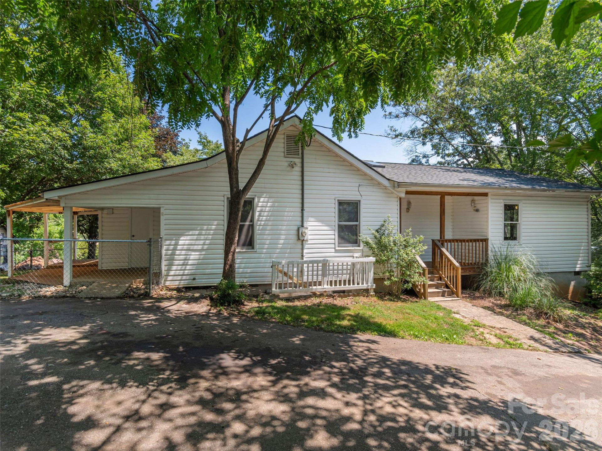 20 Spring Drive - Photo 2