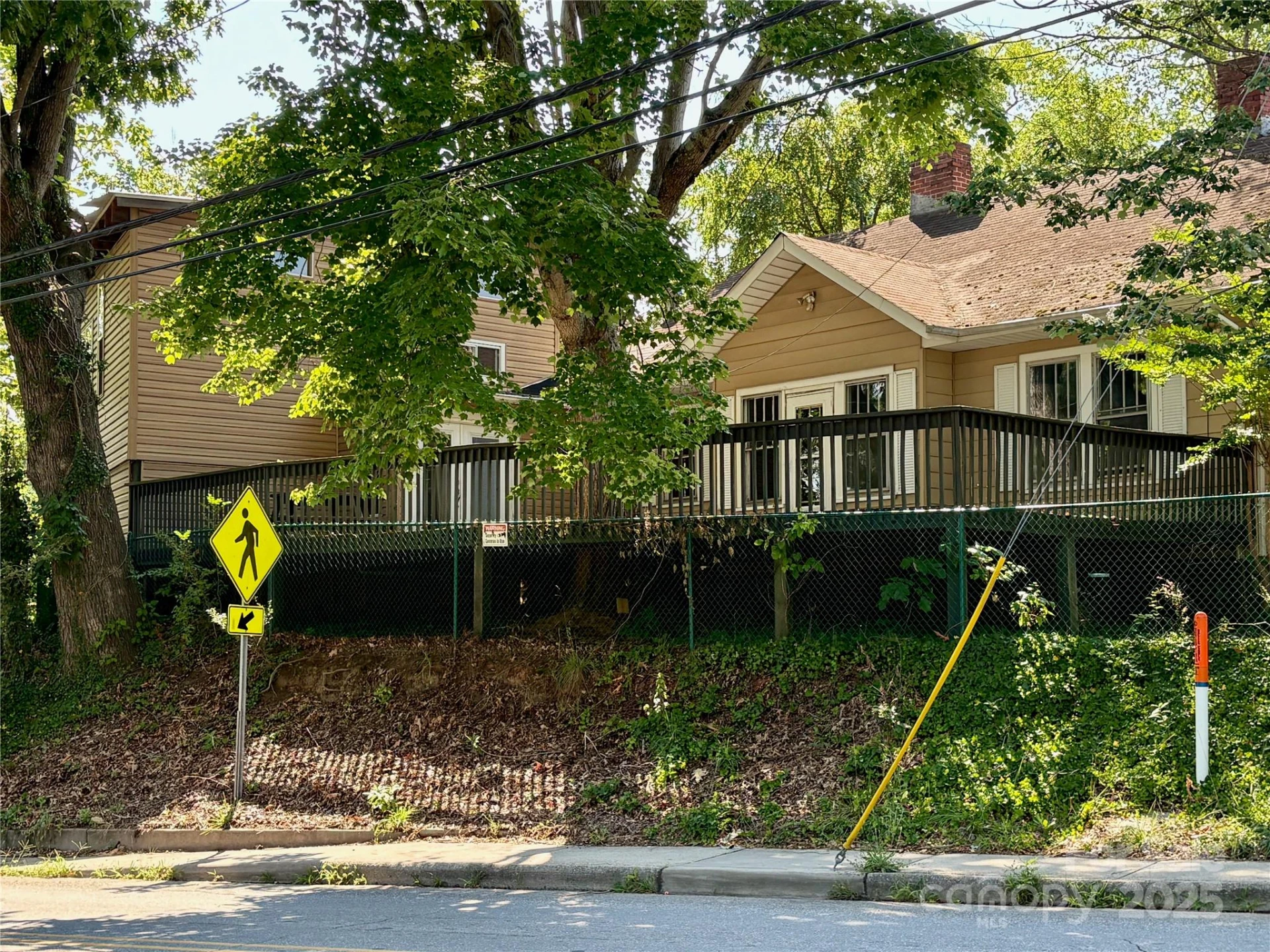 40 Brownwood Avenue