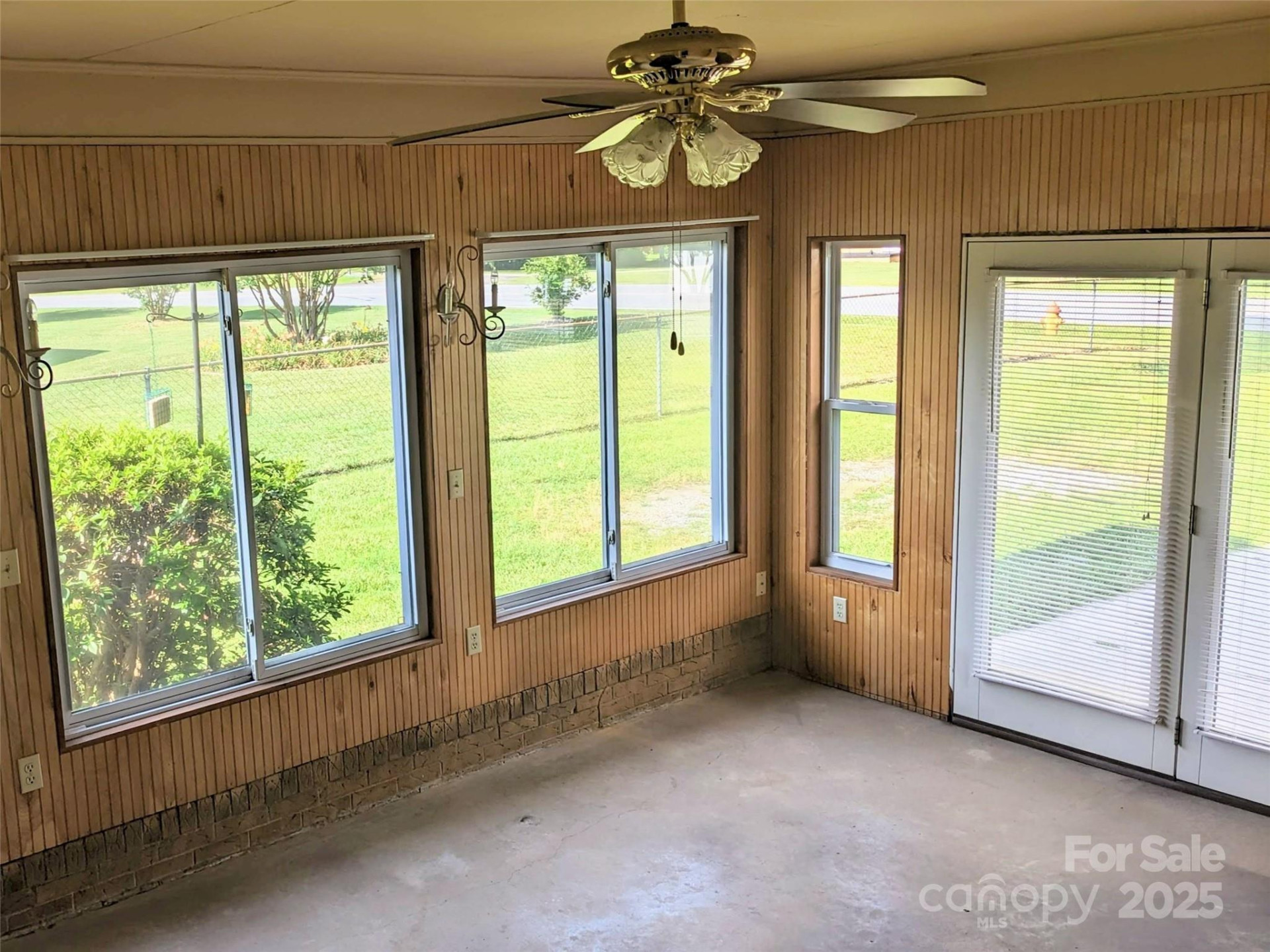 188 Debby Lane - Photo 5