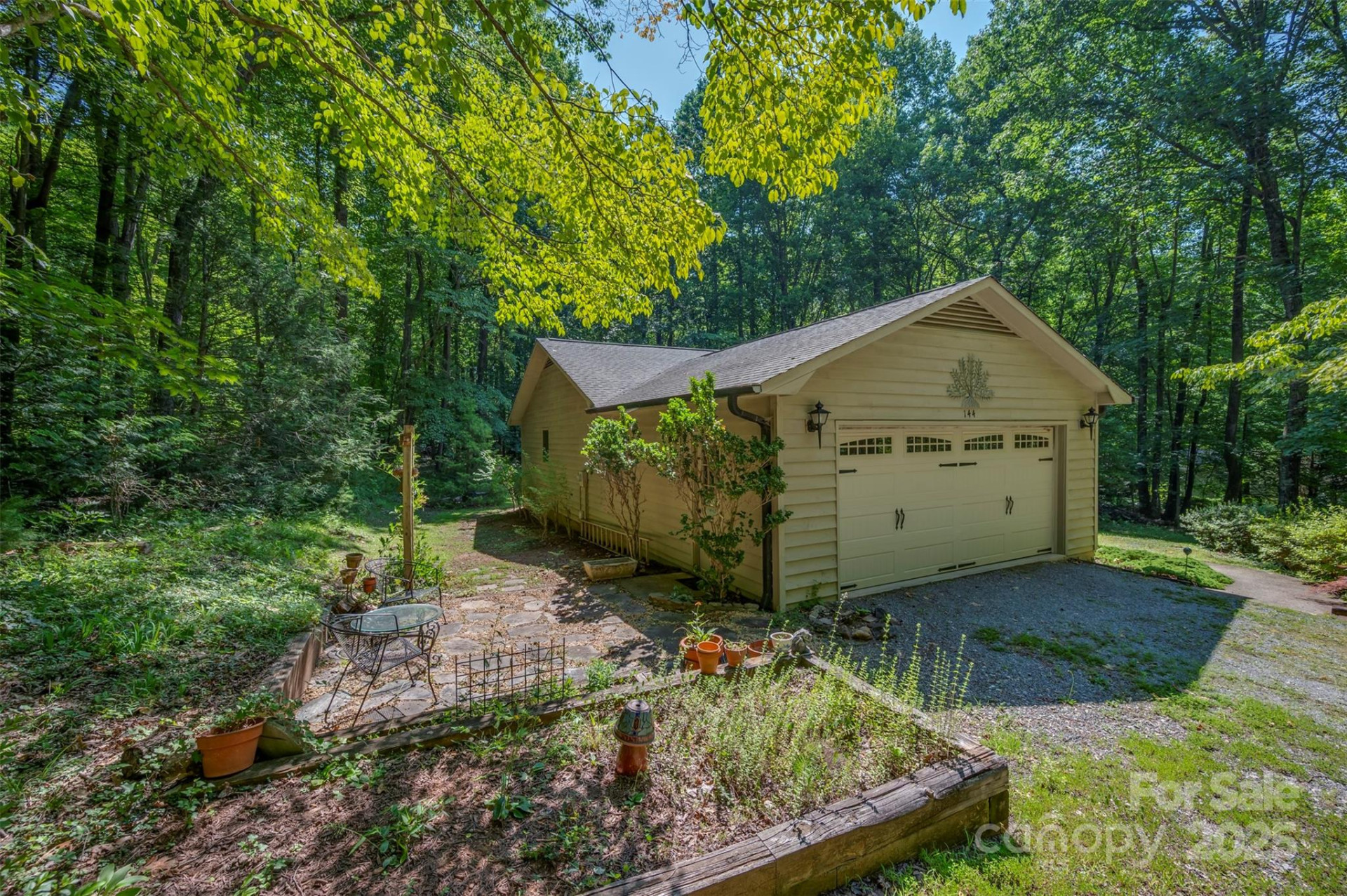 144 Beechwood Drive - Photo 2