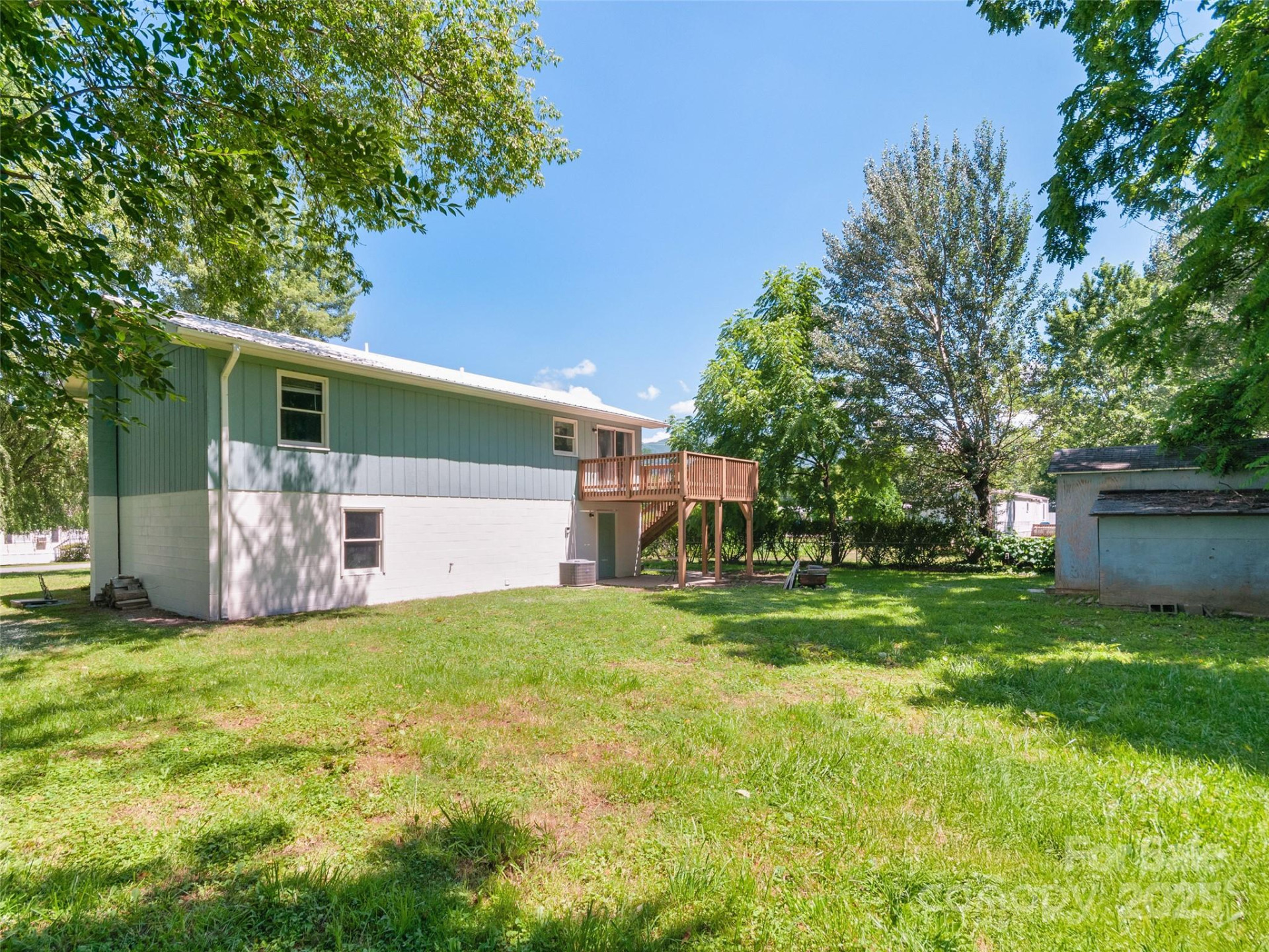 228 Hyatt Street - Photo 18