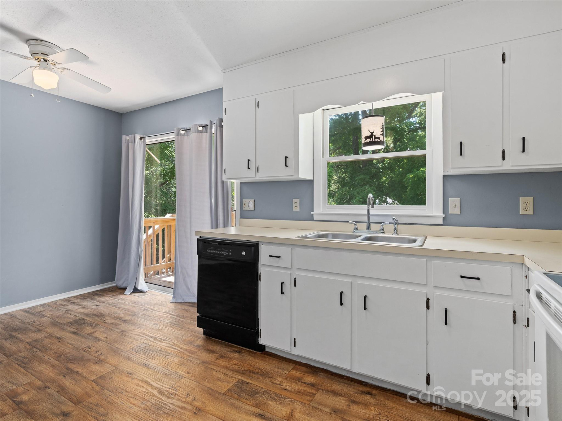 228 Hyatt Street - Photo 7