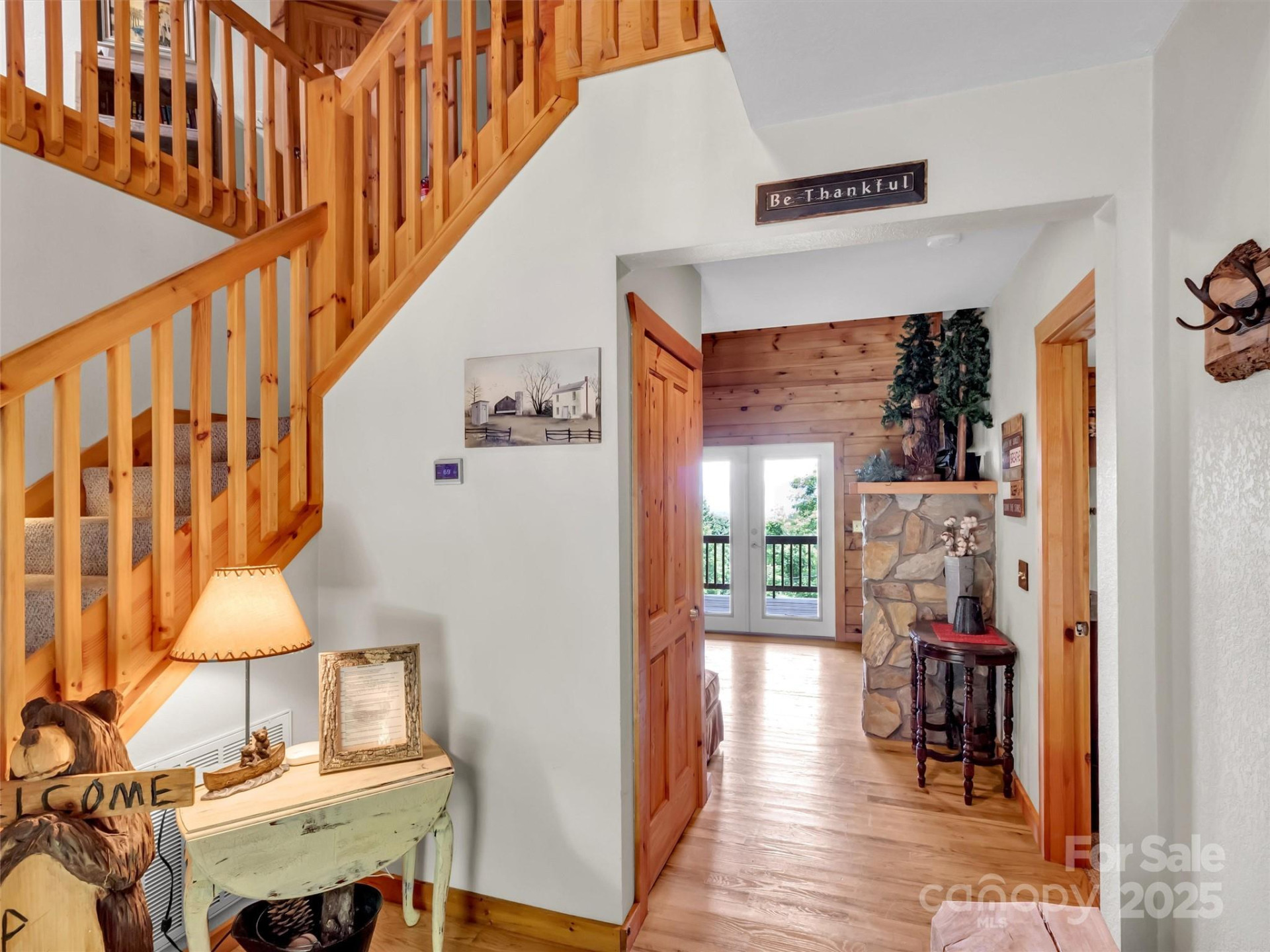 1064 Point Of View Drive - Photo 4