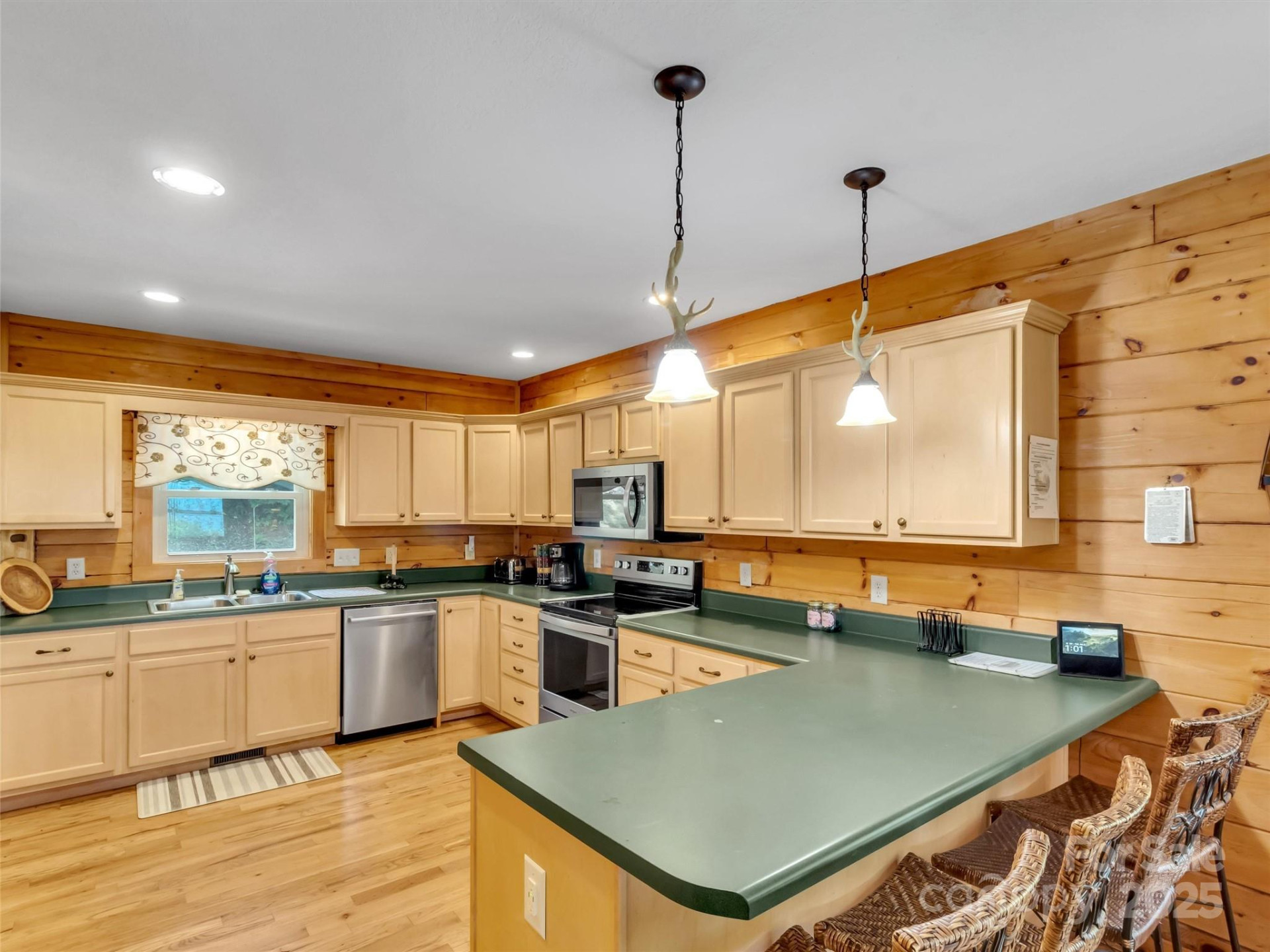 1064 Point Of View Drive - Photo 10