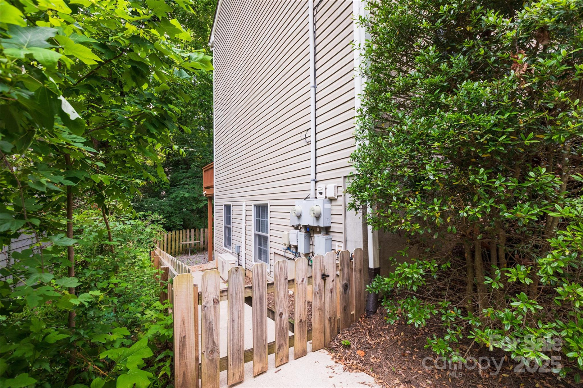 13 Castle Street #A and B - Photo 4