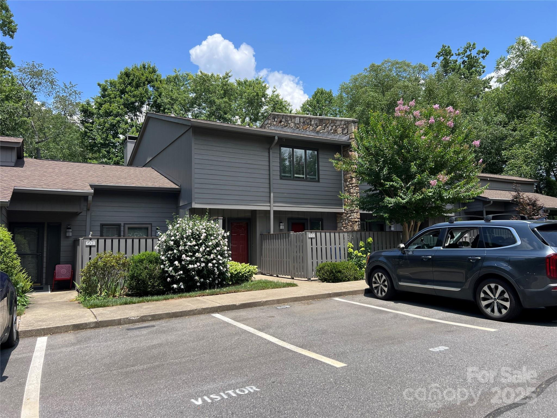 609 Crowfields Lane - Photo 2