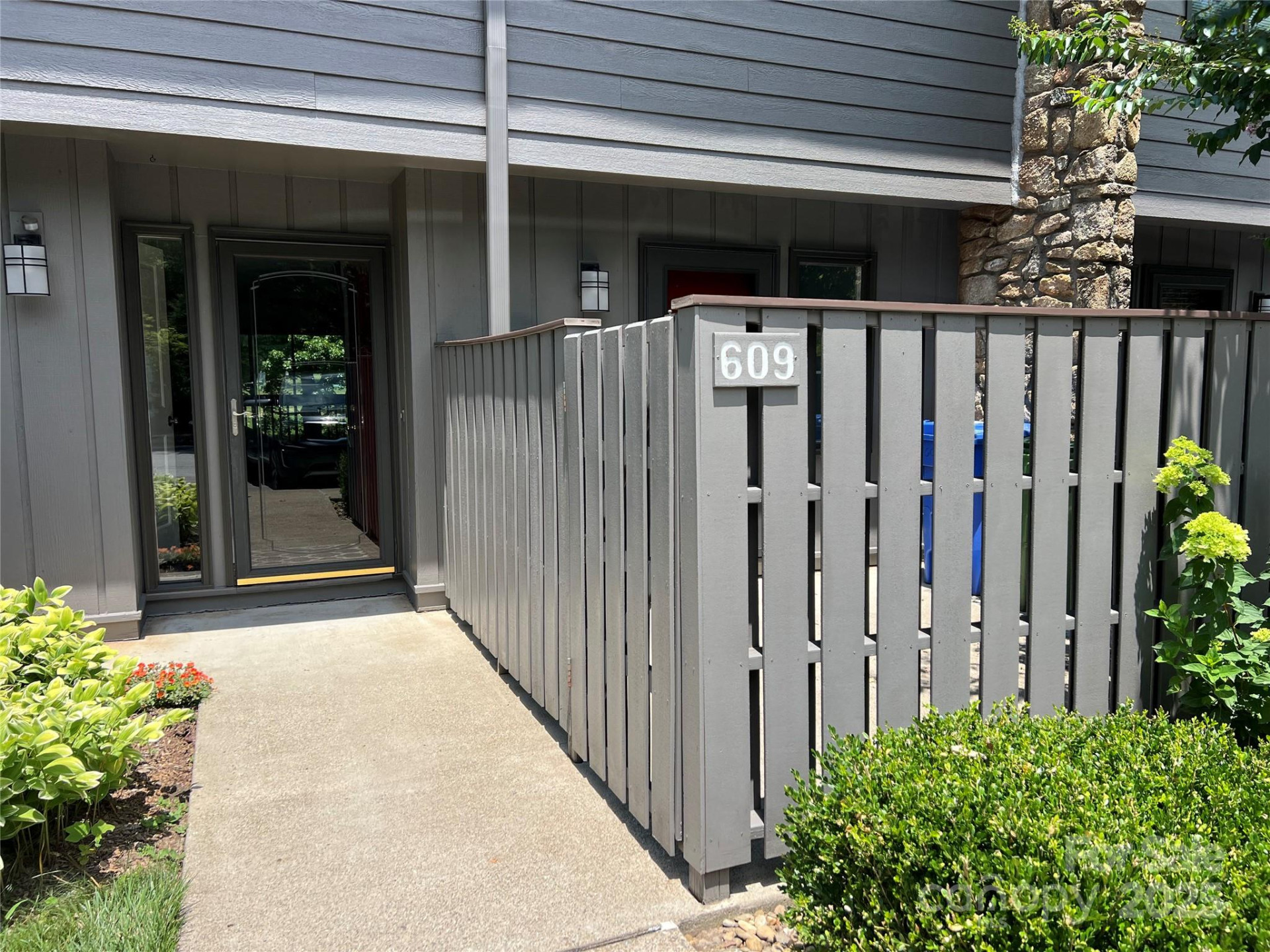 609 Crowfields Lane - Photo 3