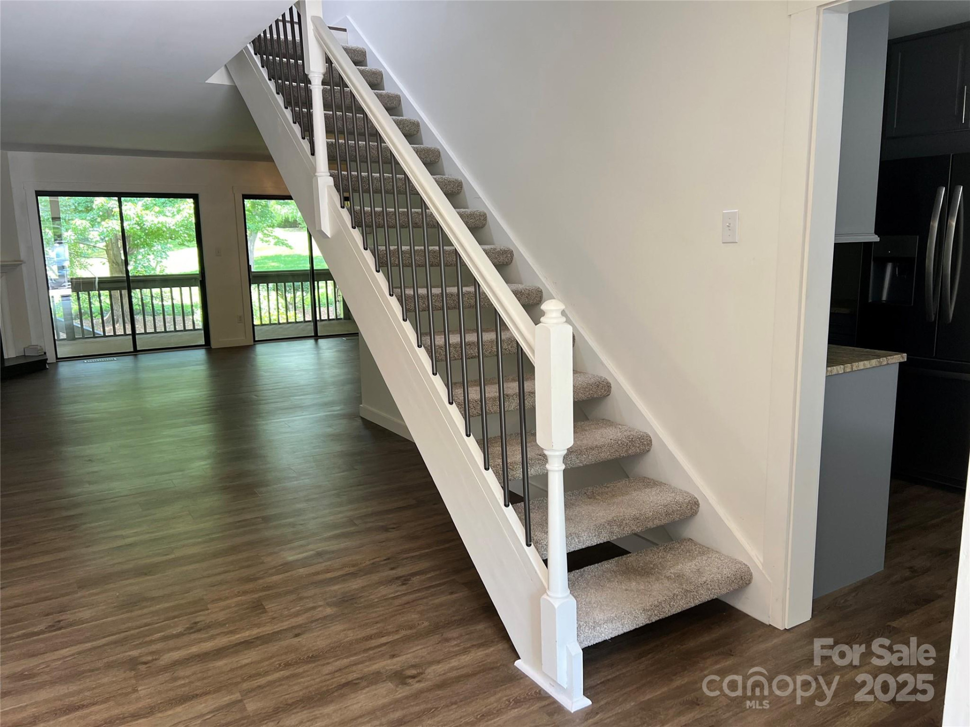 609 Crowfields Lane - Photo 4