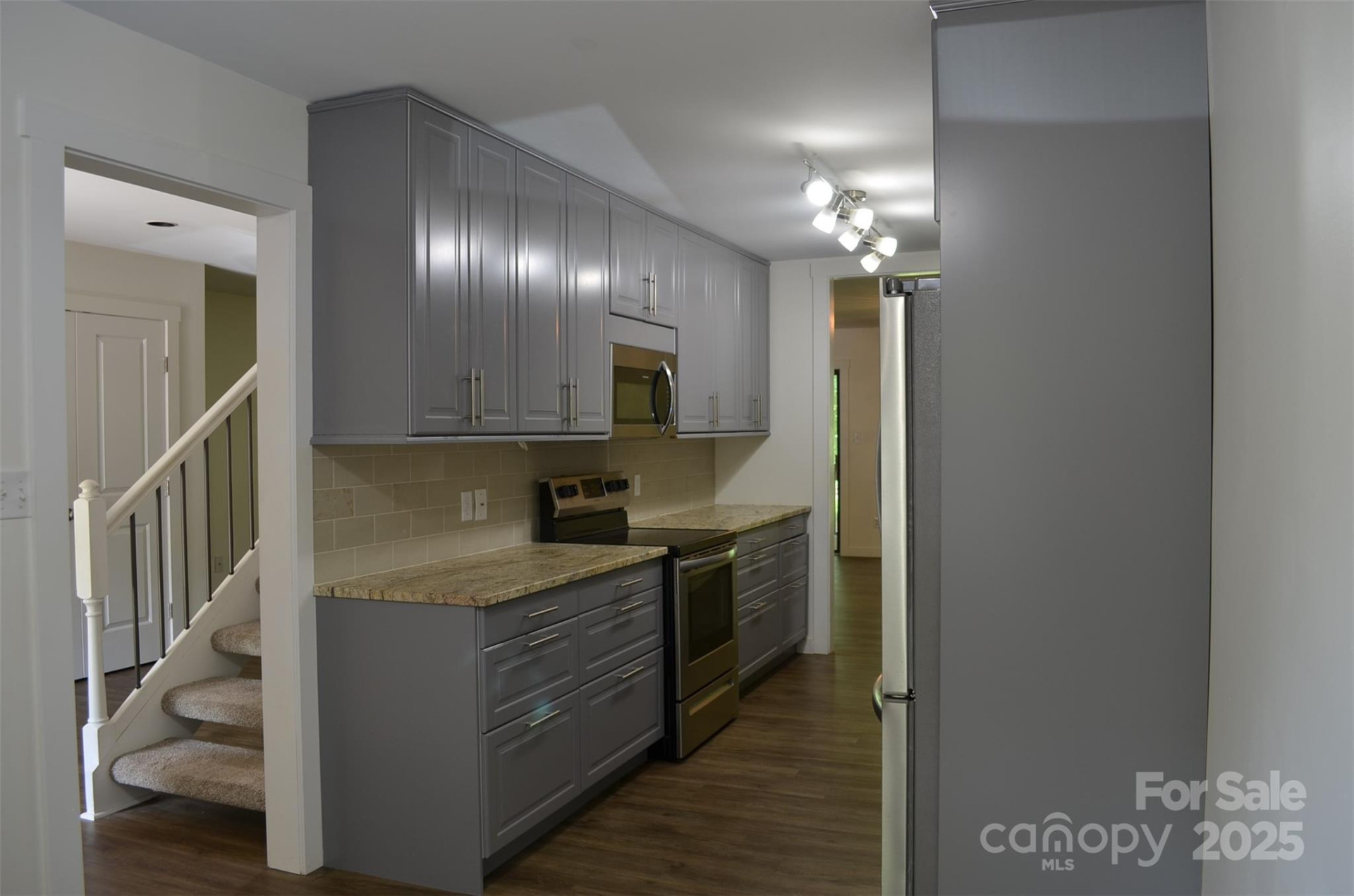 609 Crowfields Lane - Photo 9