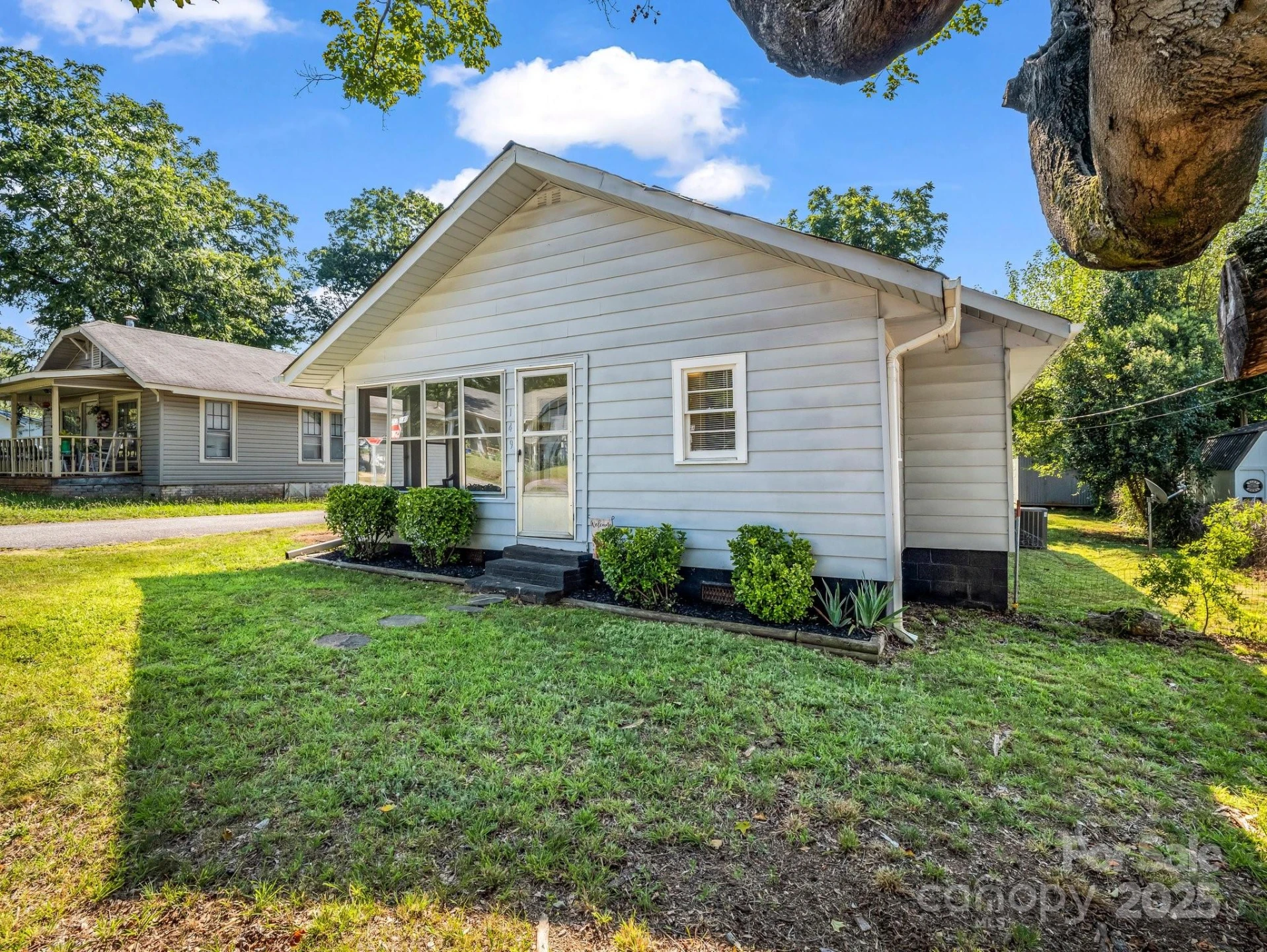 149 Wisconsin Street - Photo 2
