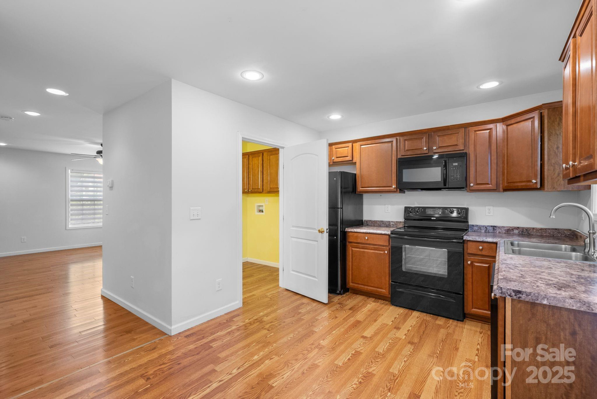 212 & 214 Portmanvilla Road - Photo 9