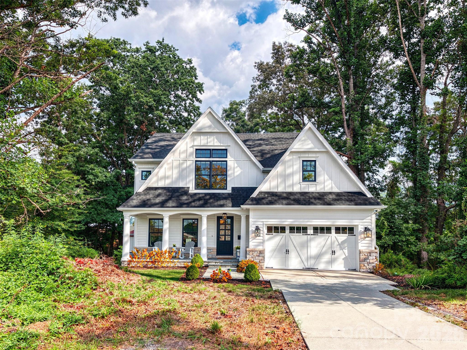 53 Logan Circle - Photo 2