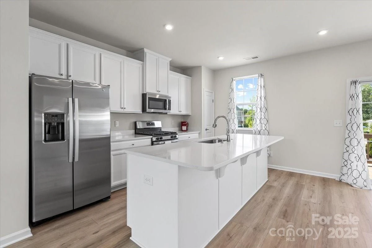512 Whitehall Circle - Photo 12