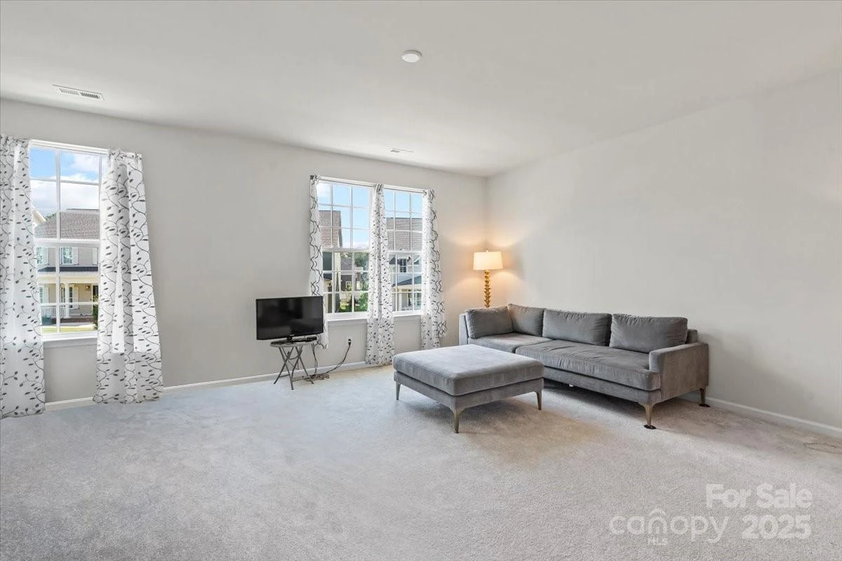 512 Whitehall Circle - Photo 16