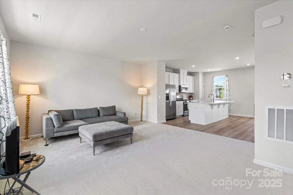512 Whitehall Circle - Photo 18